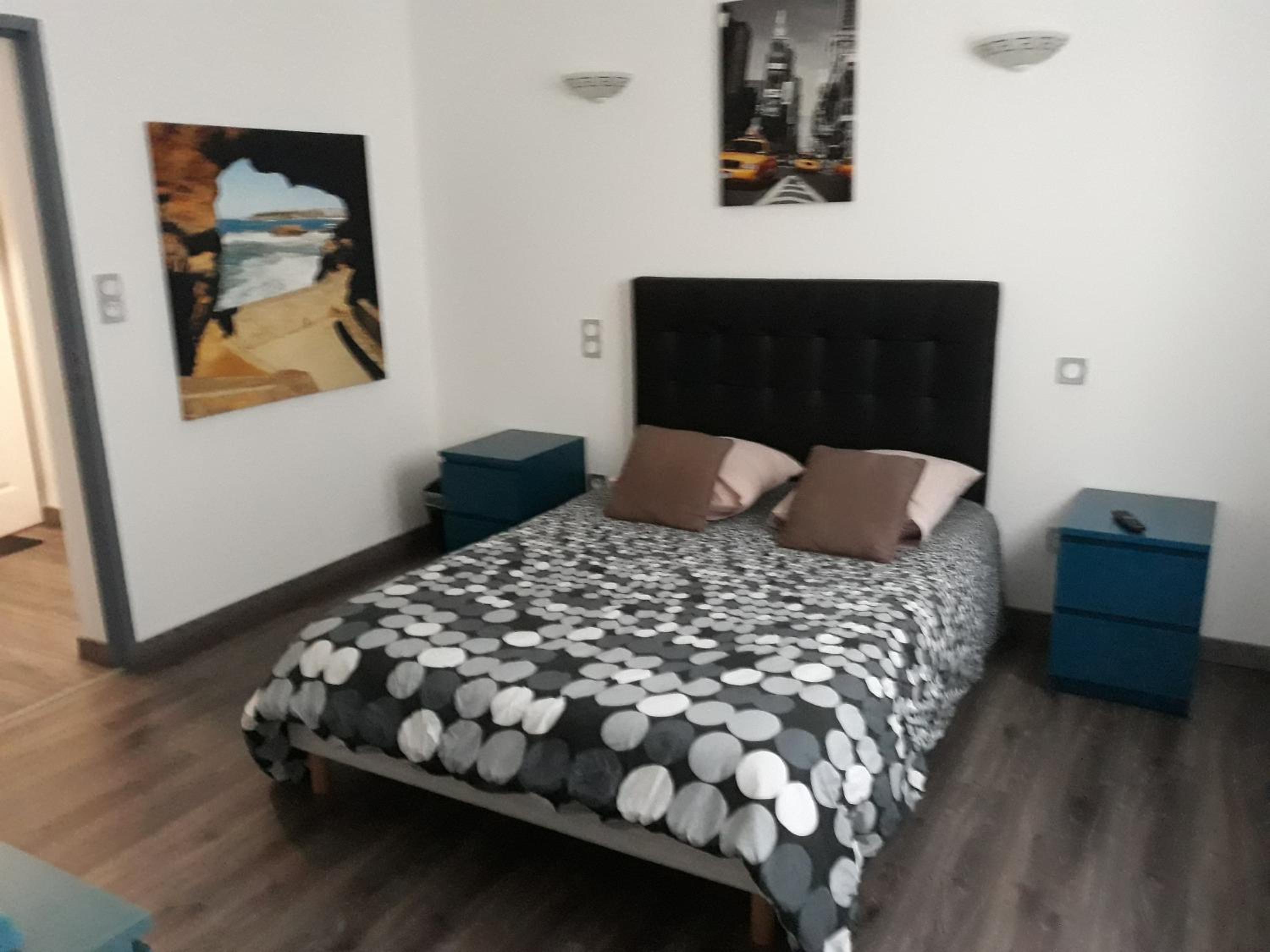 Double Room with Private Bathroom - Photo 3