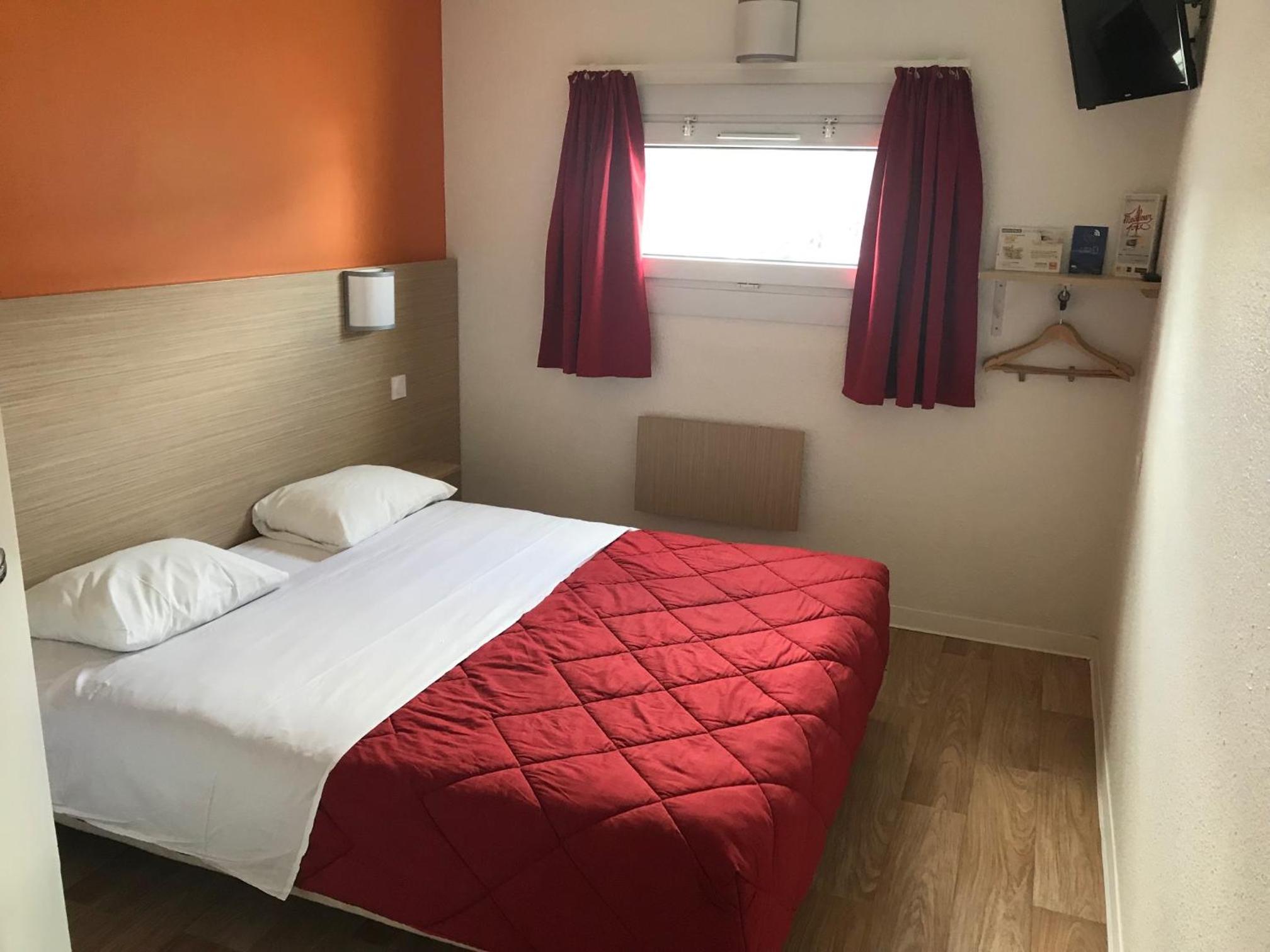Twin Room - Photo 1
