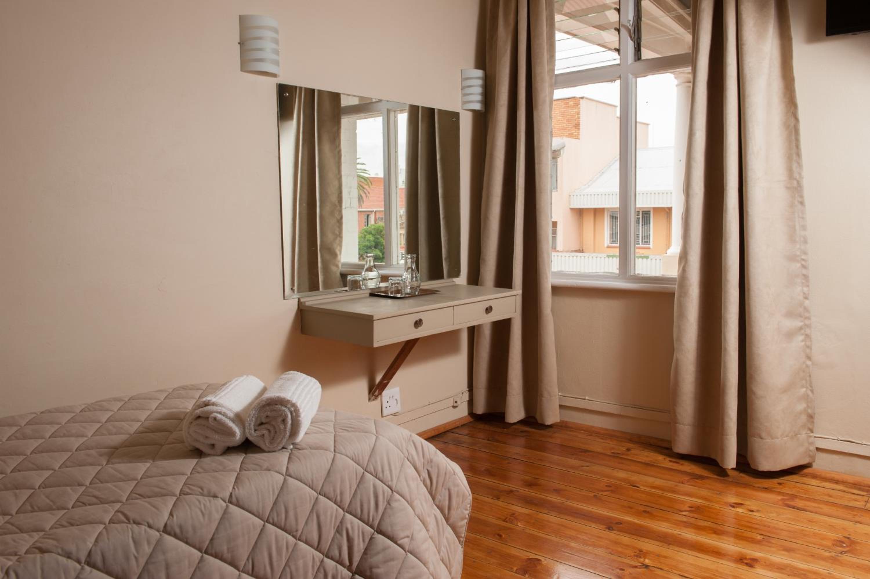 Single Room photo 2