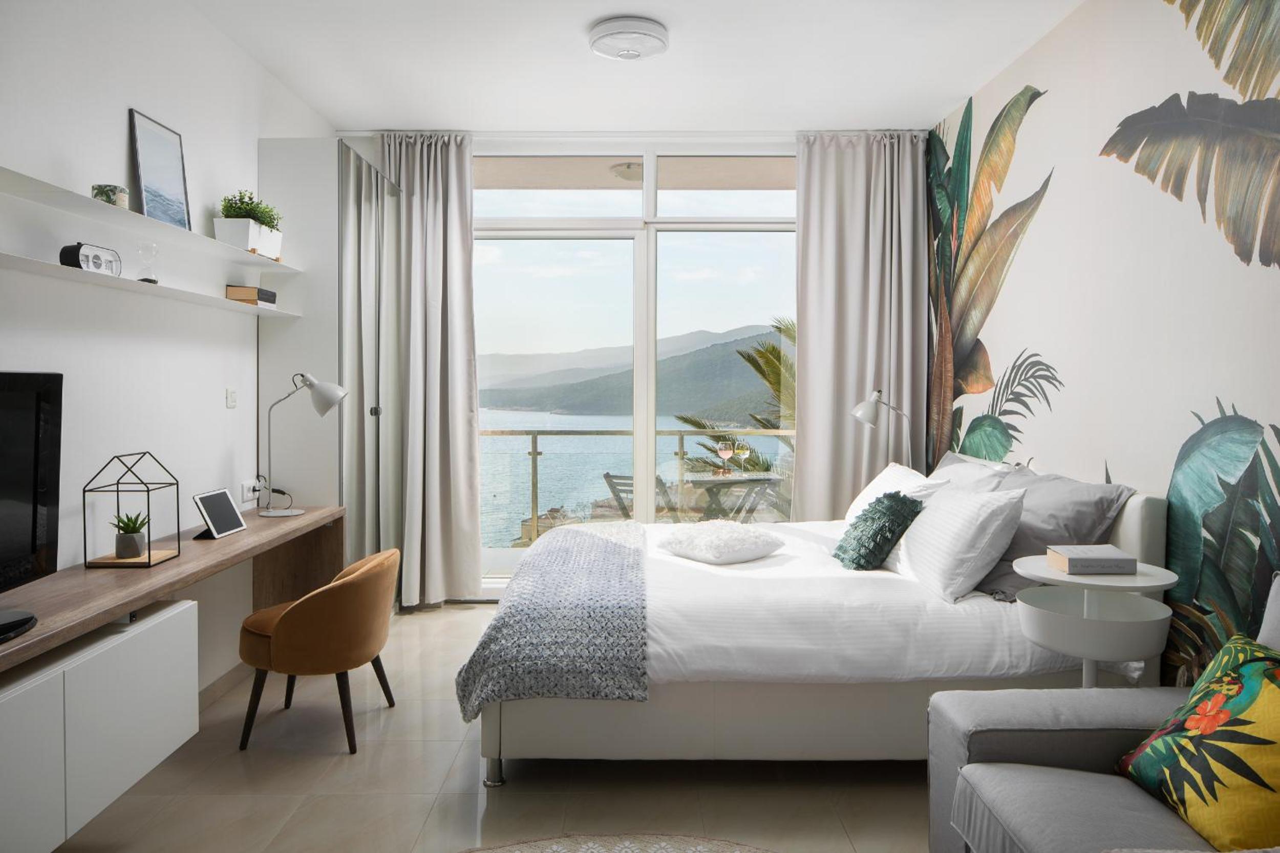 Studio with Sea View