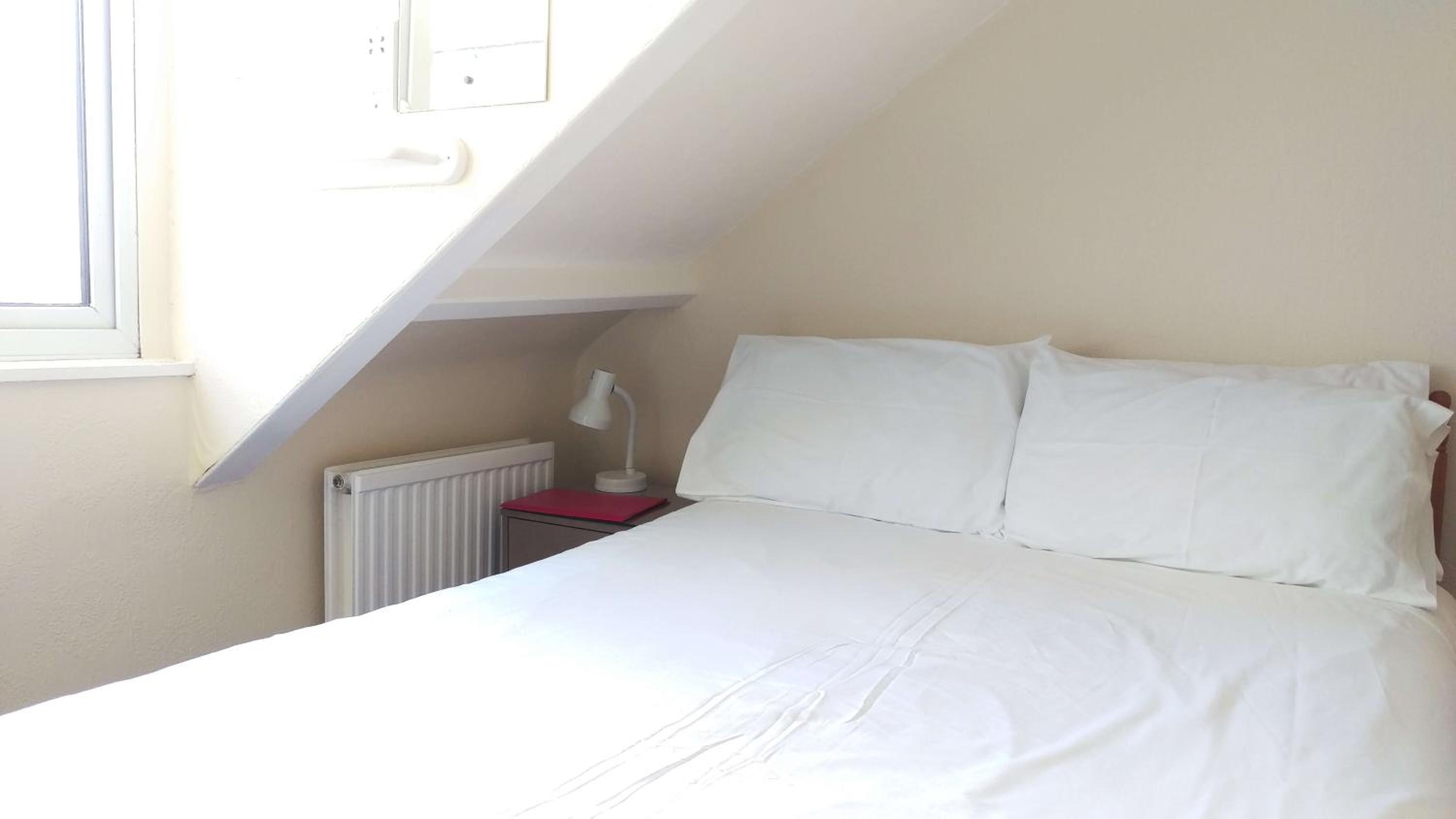 Double Room with Shared Bathroom photo 2