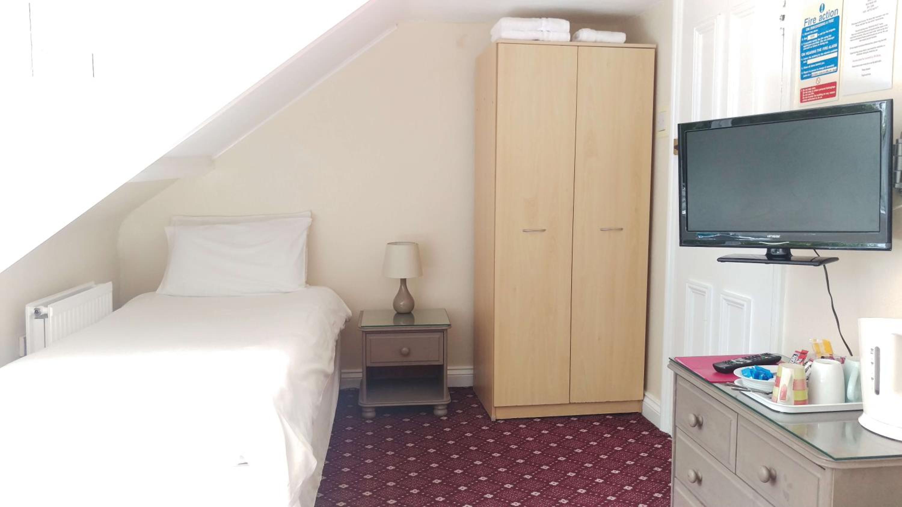 Triple Room with Shared Bathroom photo 2