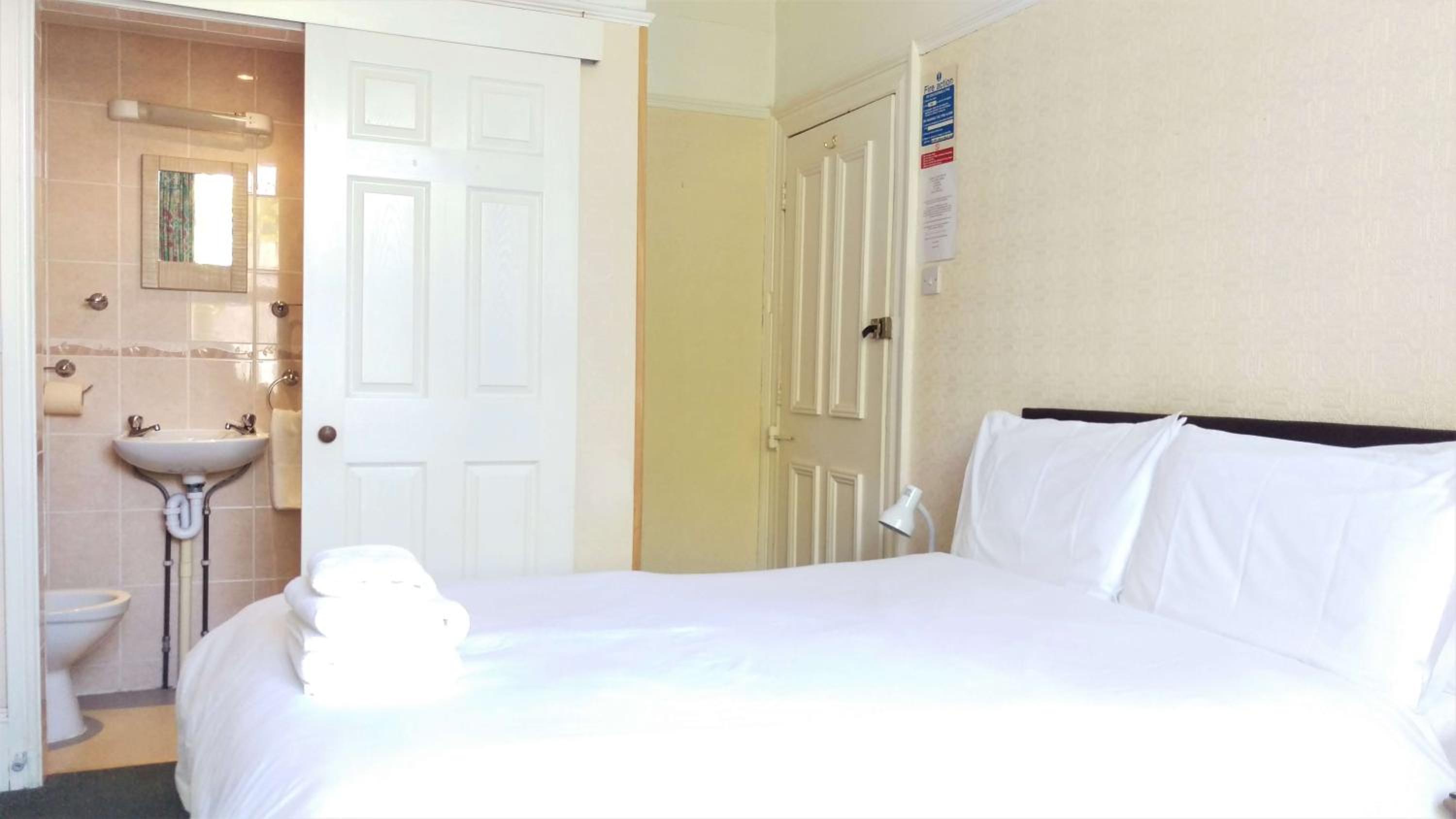 Double Room - Photo 3