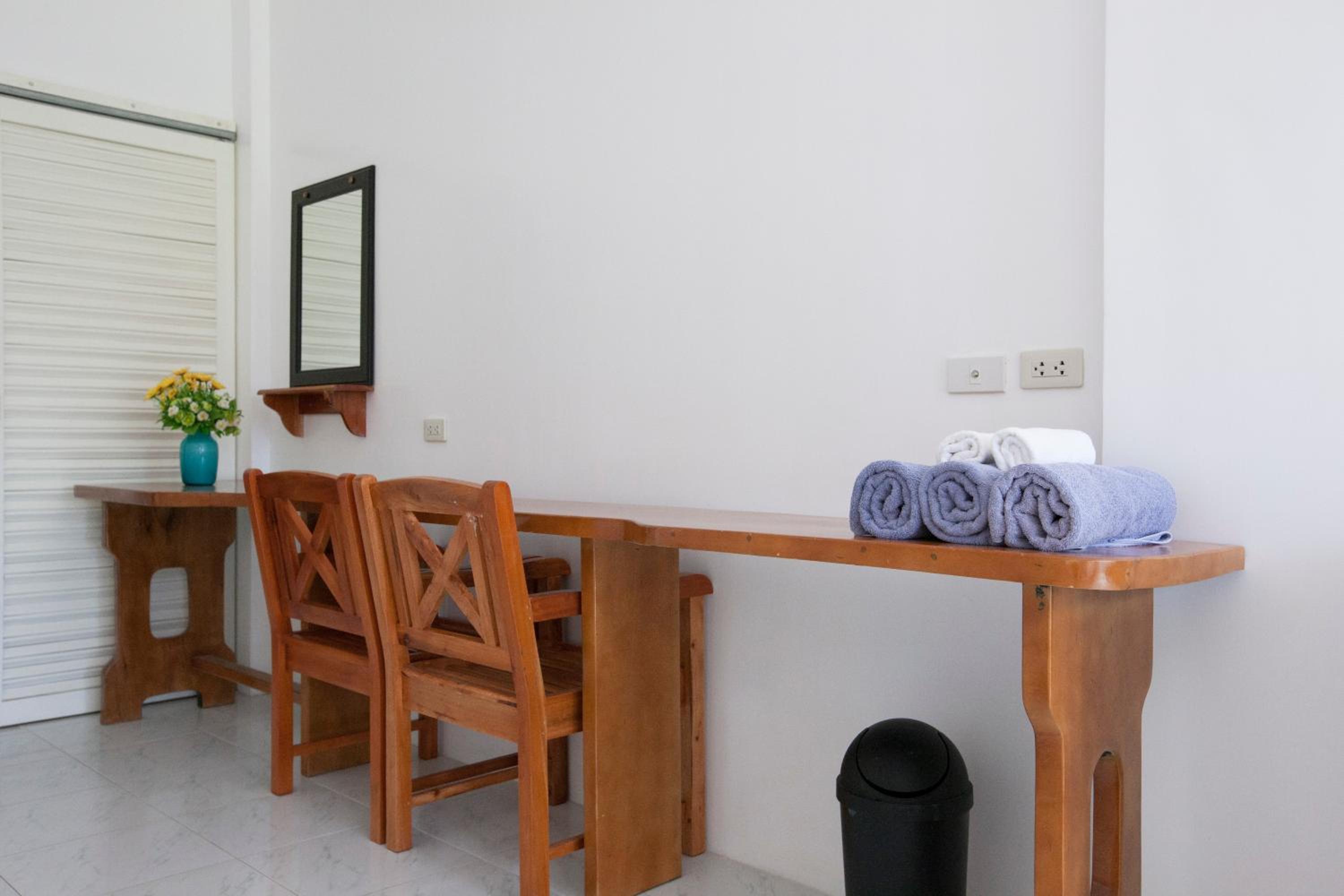 Deluxe Double Room with Two Double Beds - Photo 3