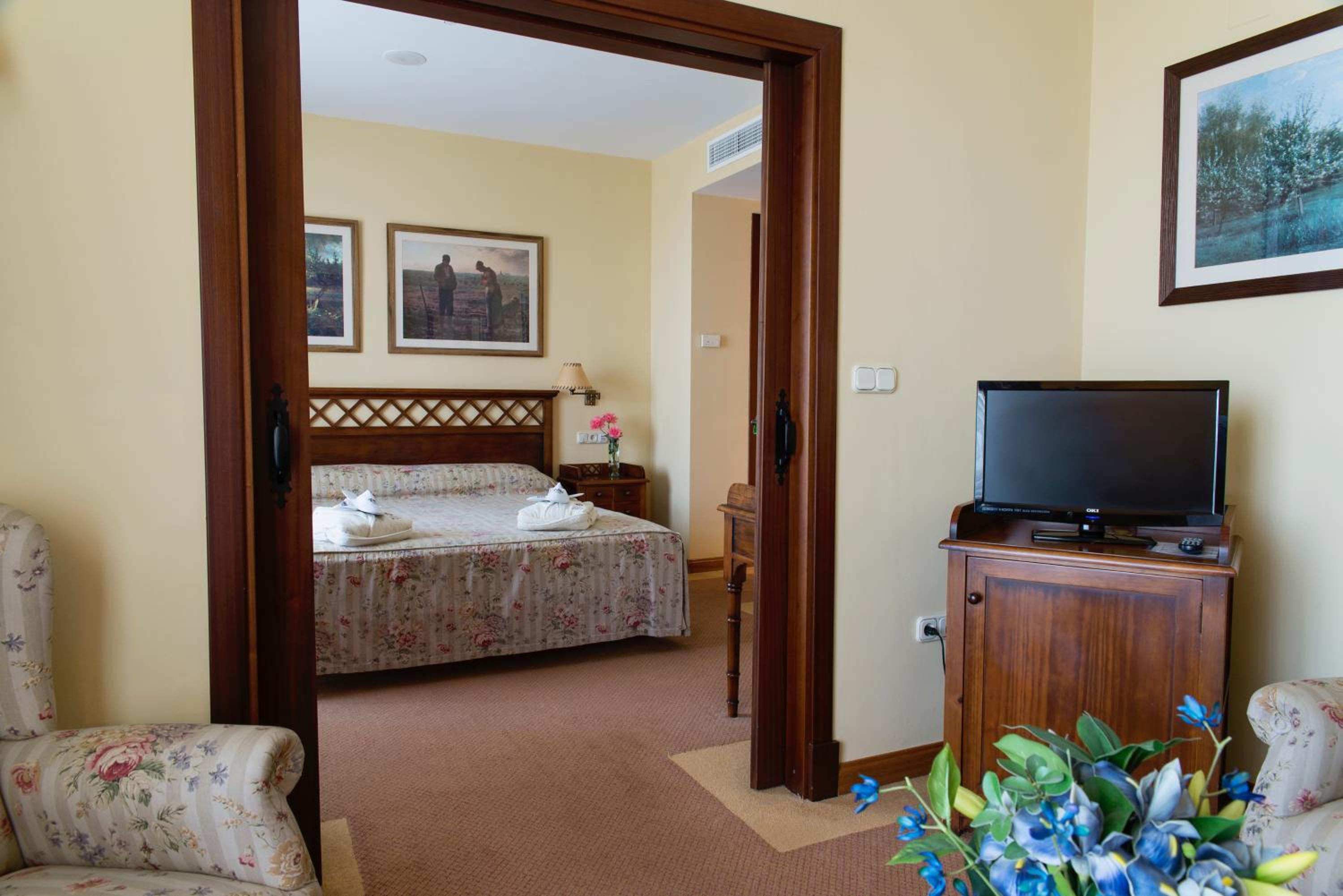 Suite thumbnail 5