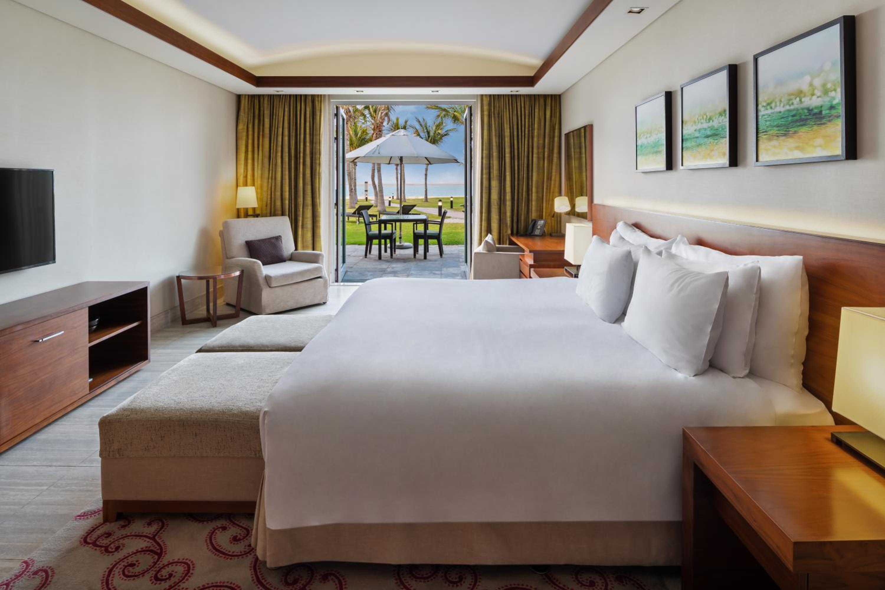 Beachfront Residence One Bedroom Suite with Lounge Access & Butler Service photo 2