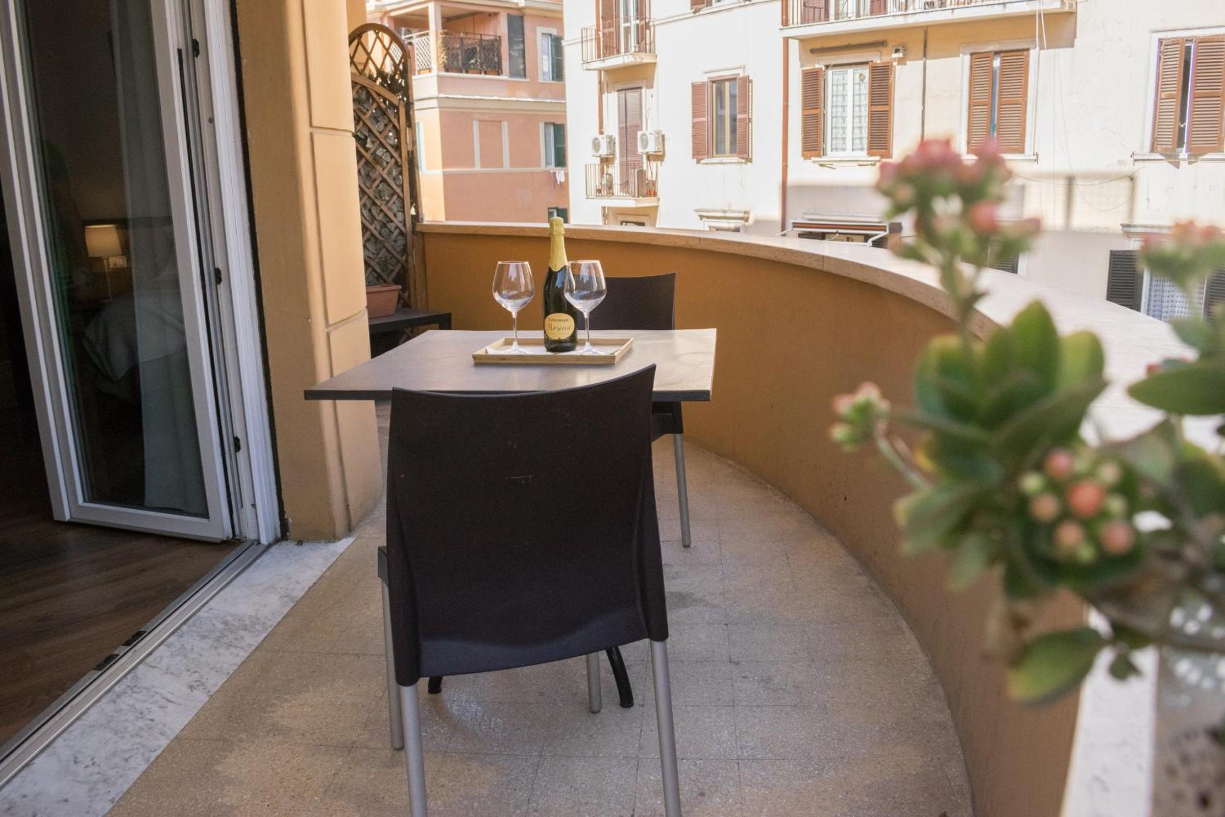 Deluxe Double or Twin Room with Balcony photo 3