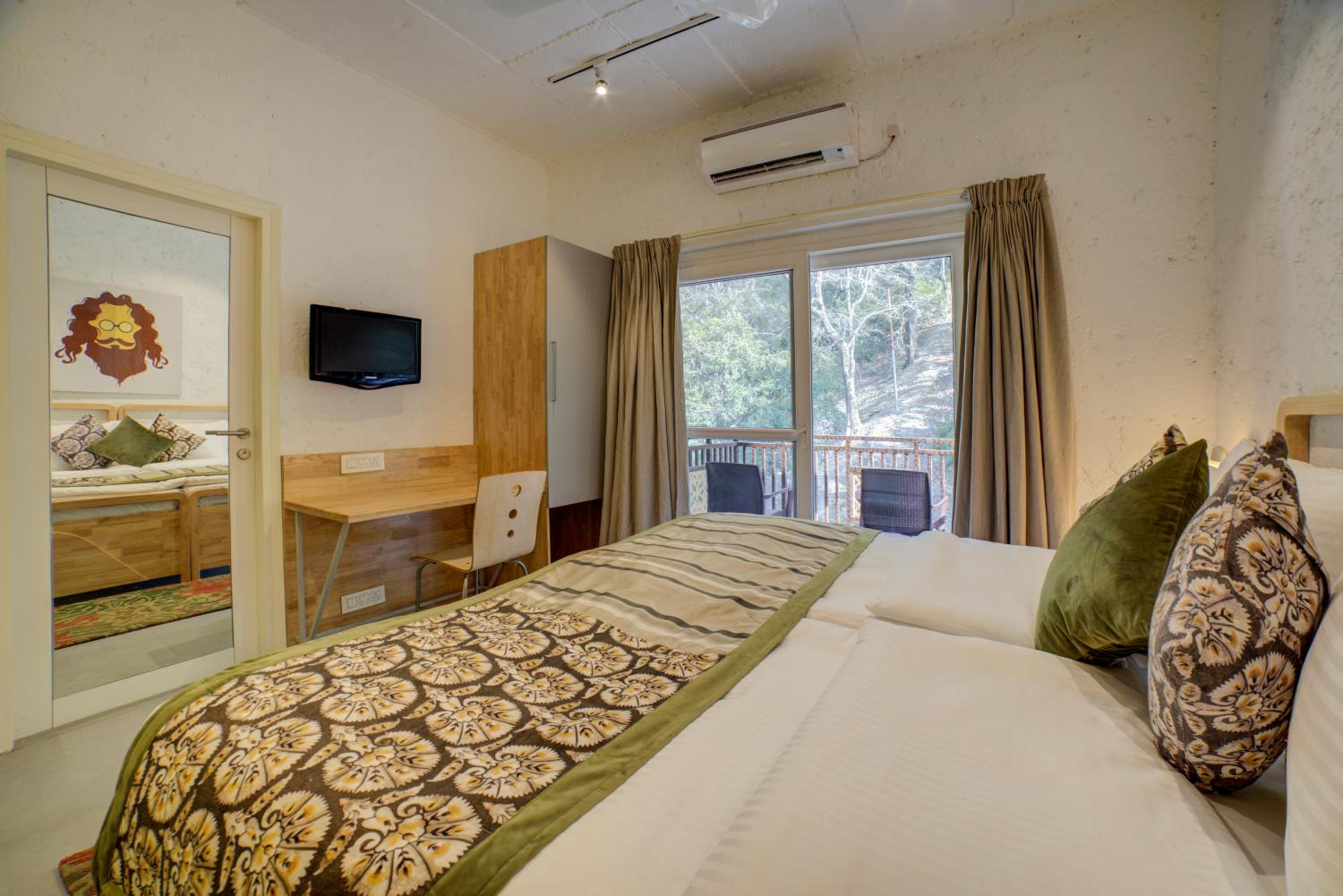 Deluxe Room Forest Facing - Photo 3