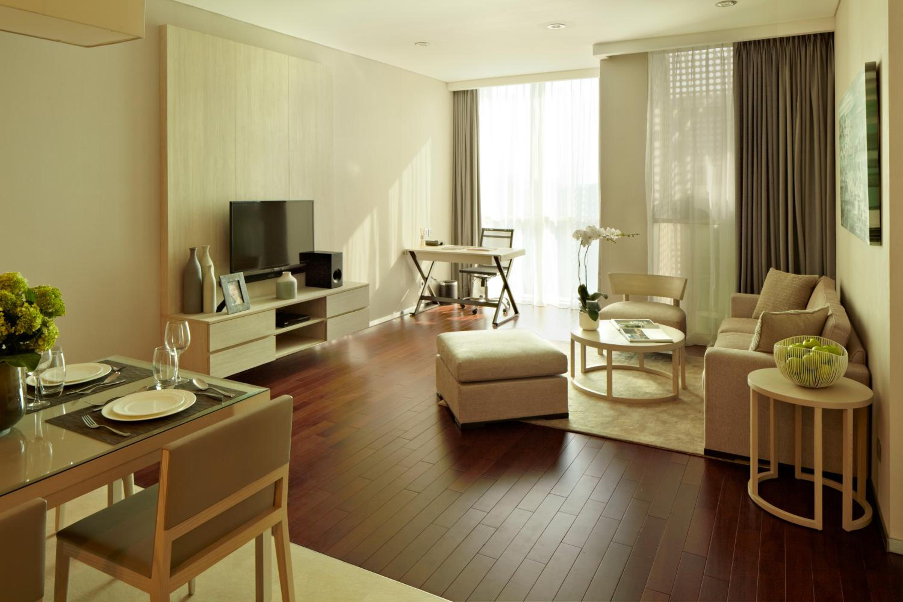 Executive Two-Bedroom Apartment - Photo 4