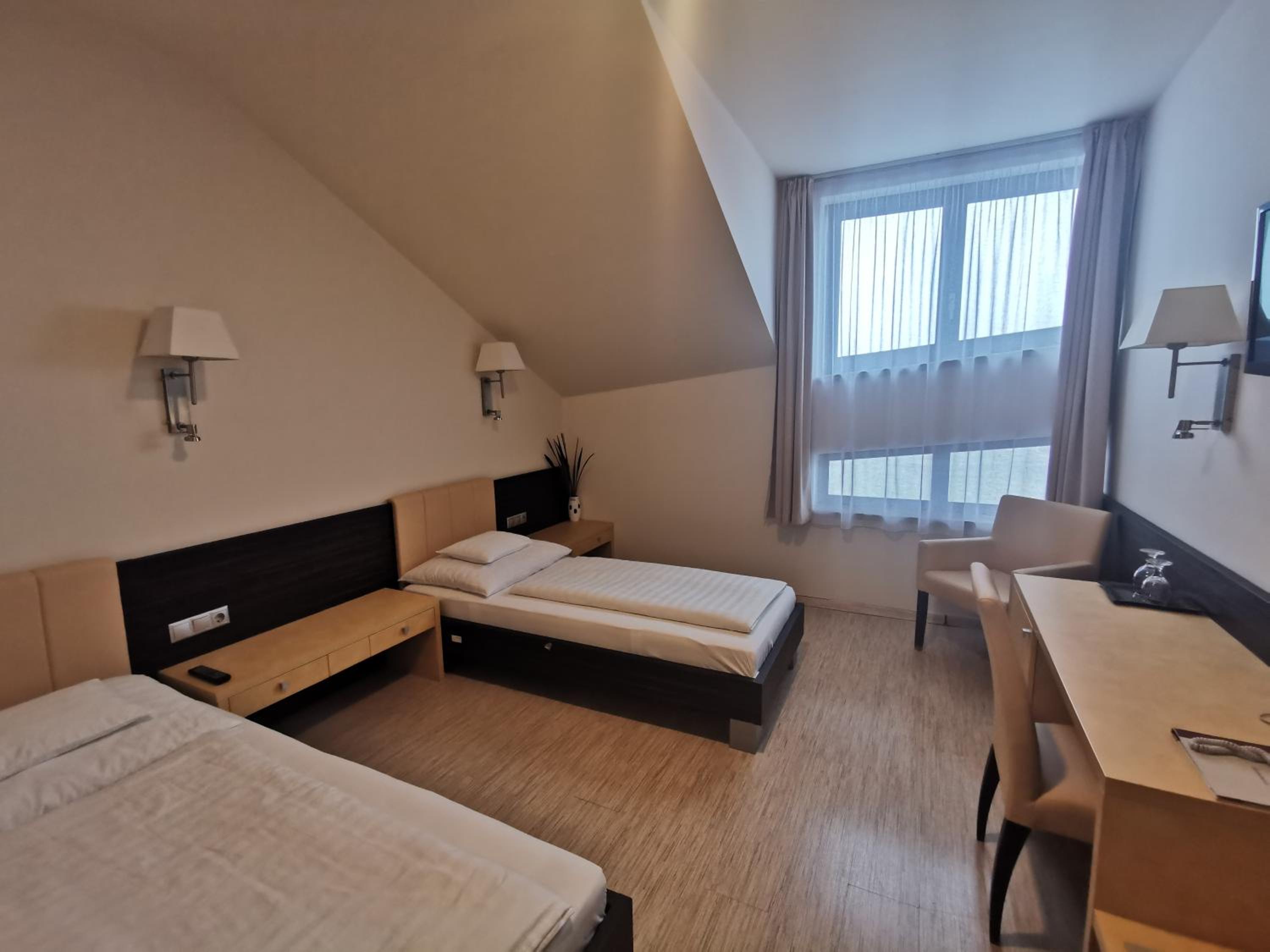Single Room photo 2