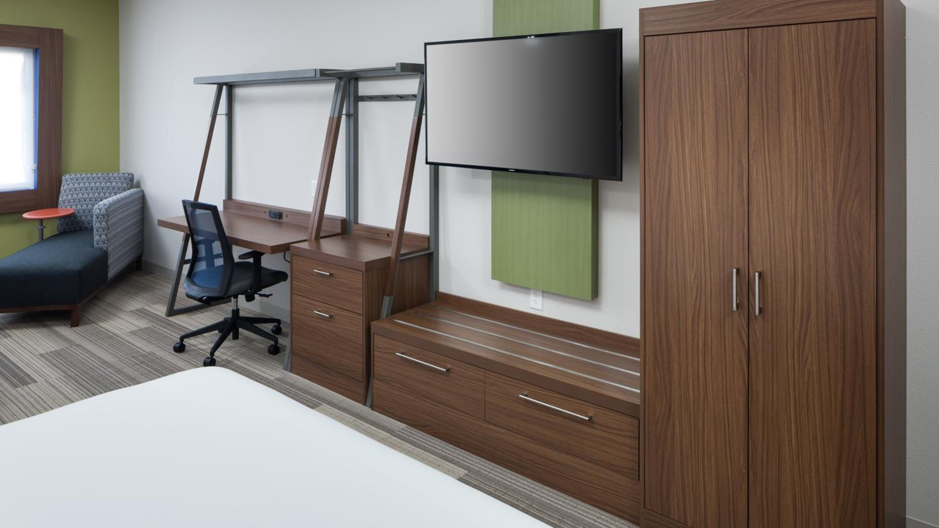 King Suite - Photo 3