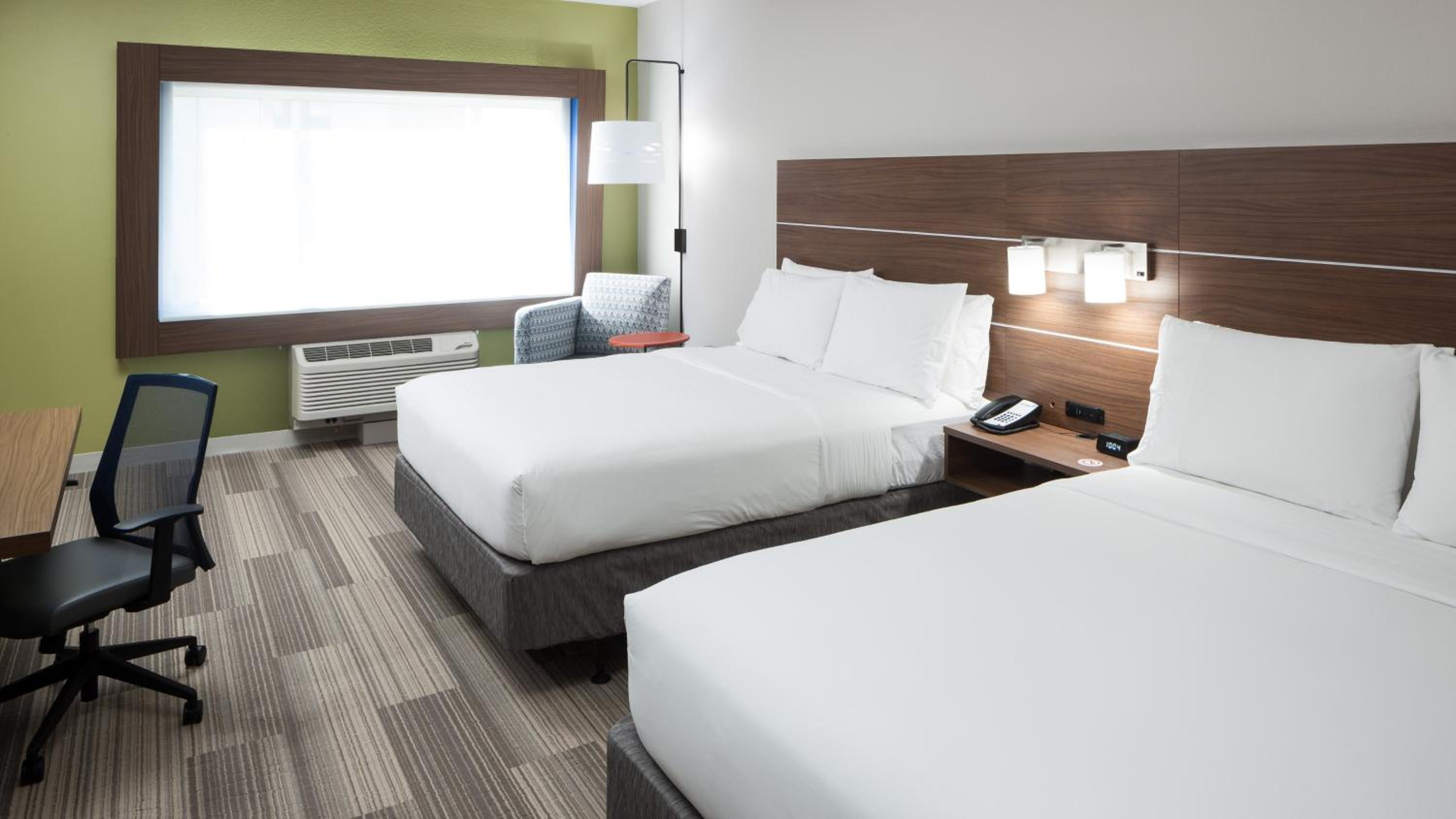 Standard Room with Two Queen Beds - Communications Accessible Tub - Photo 1