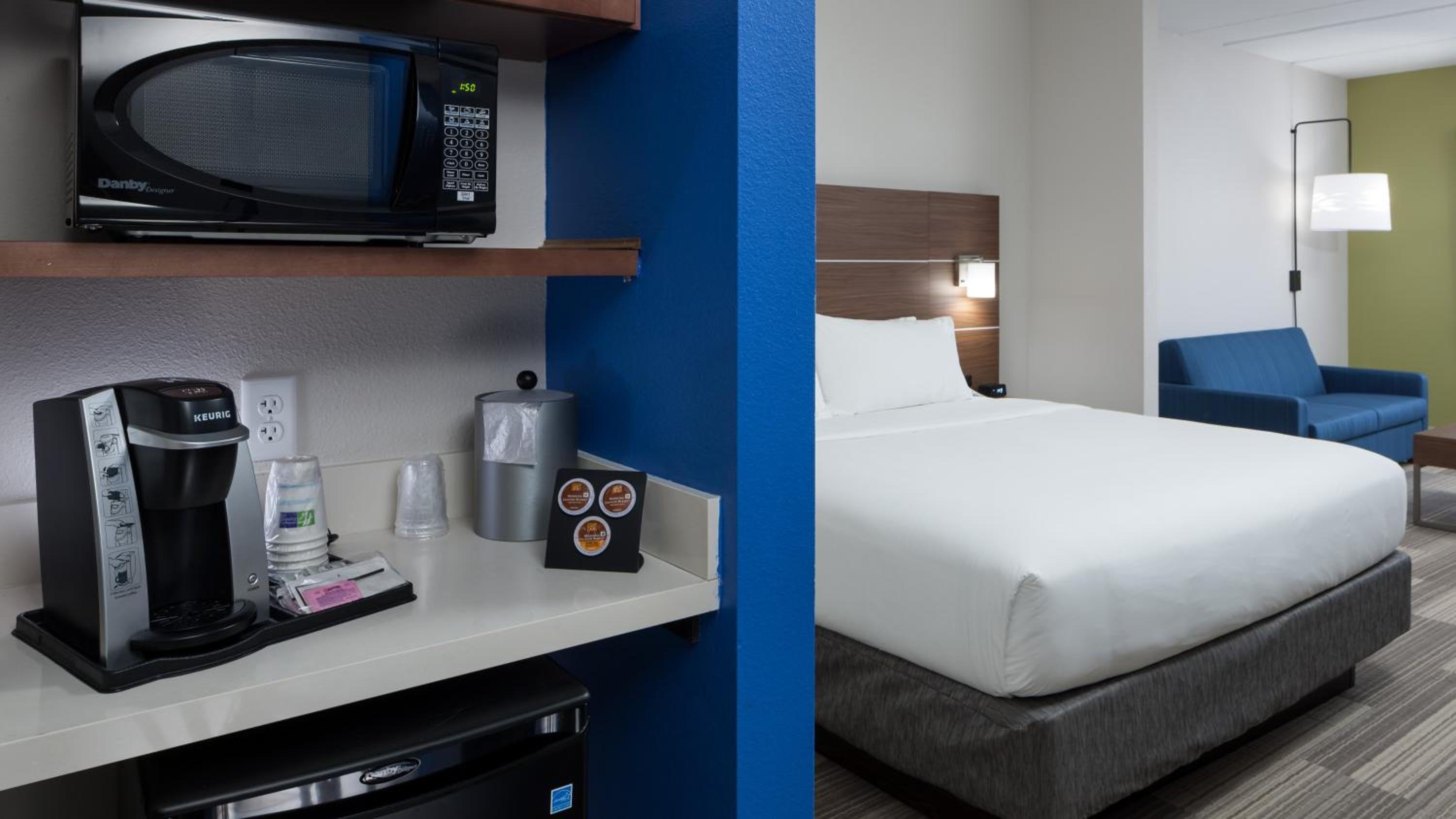 Standard King Room - Photo 2