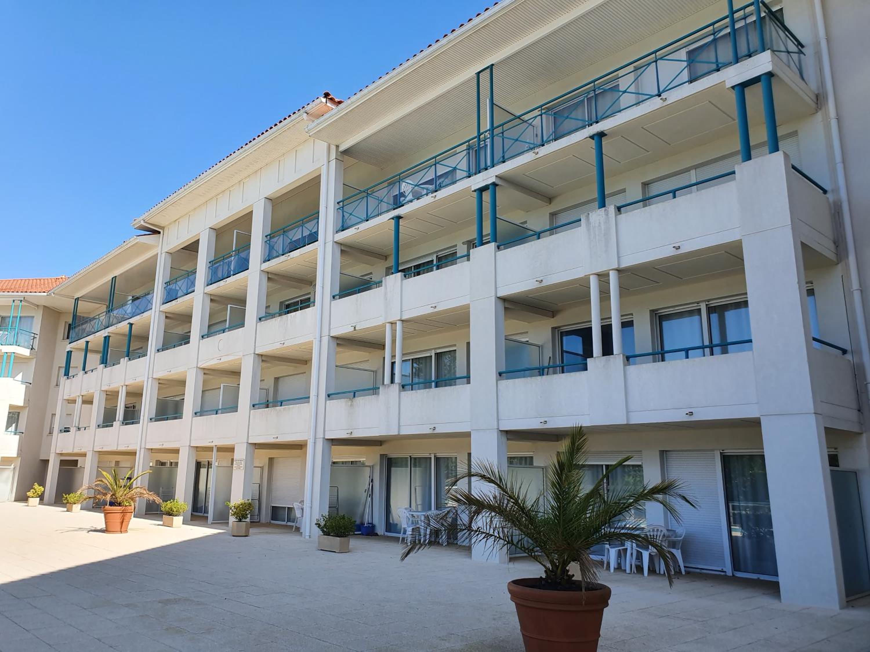 Apartment with Pool View  photo 1