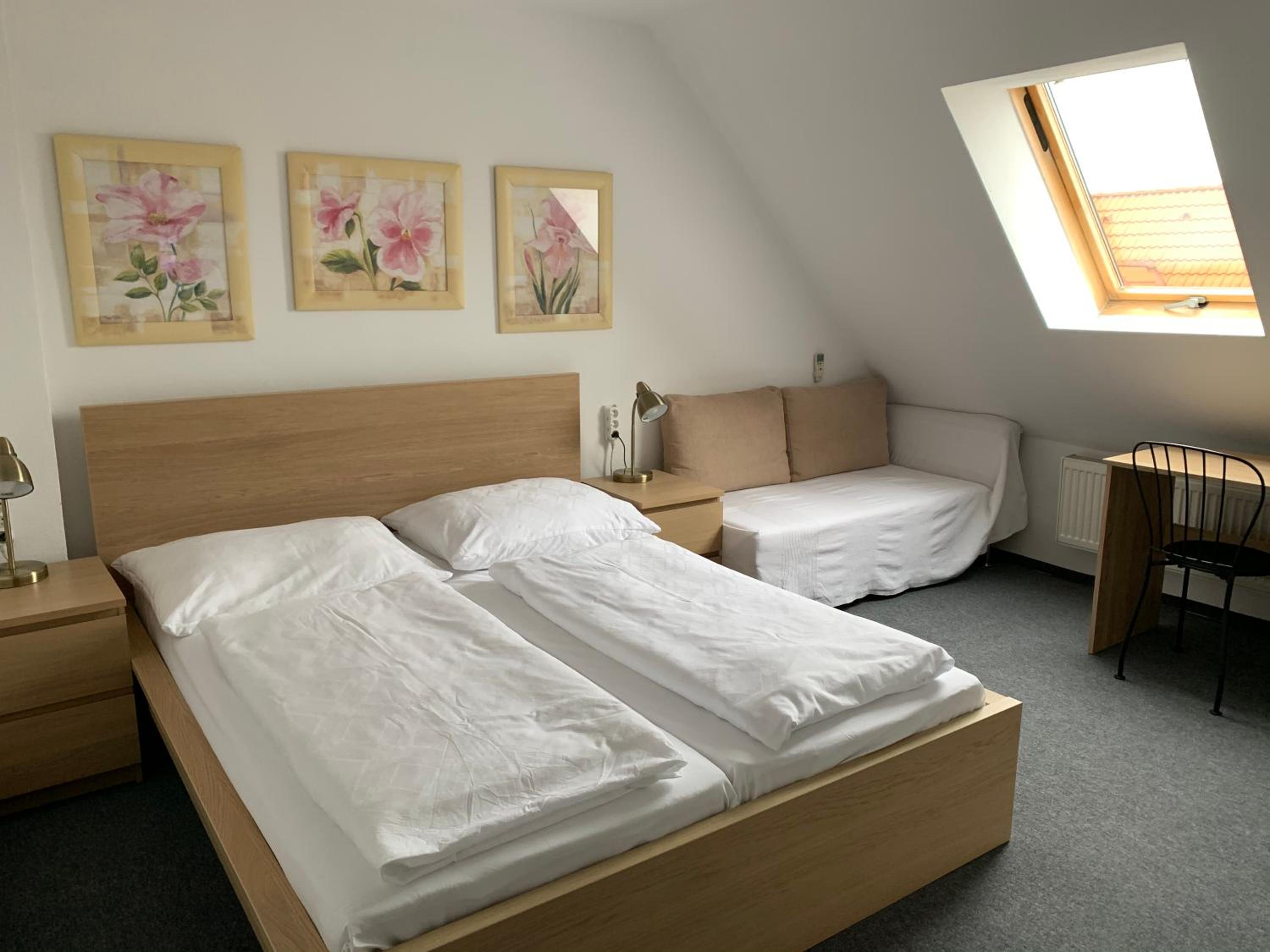 Standard Double Room - Photo 4