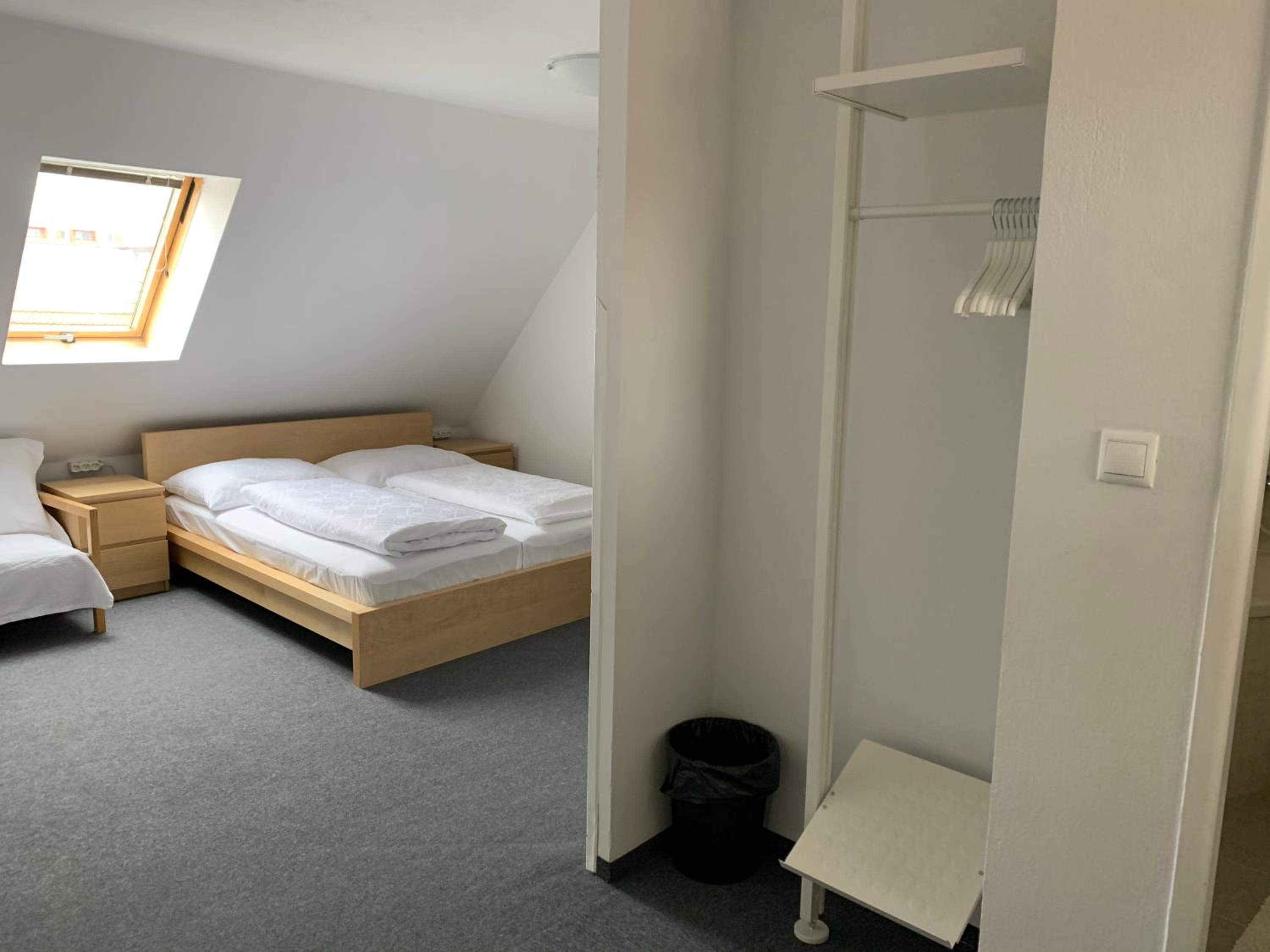Standard Double Room - Photo 10