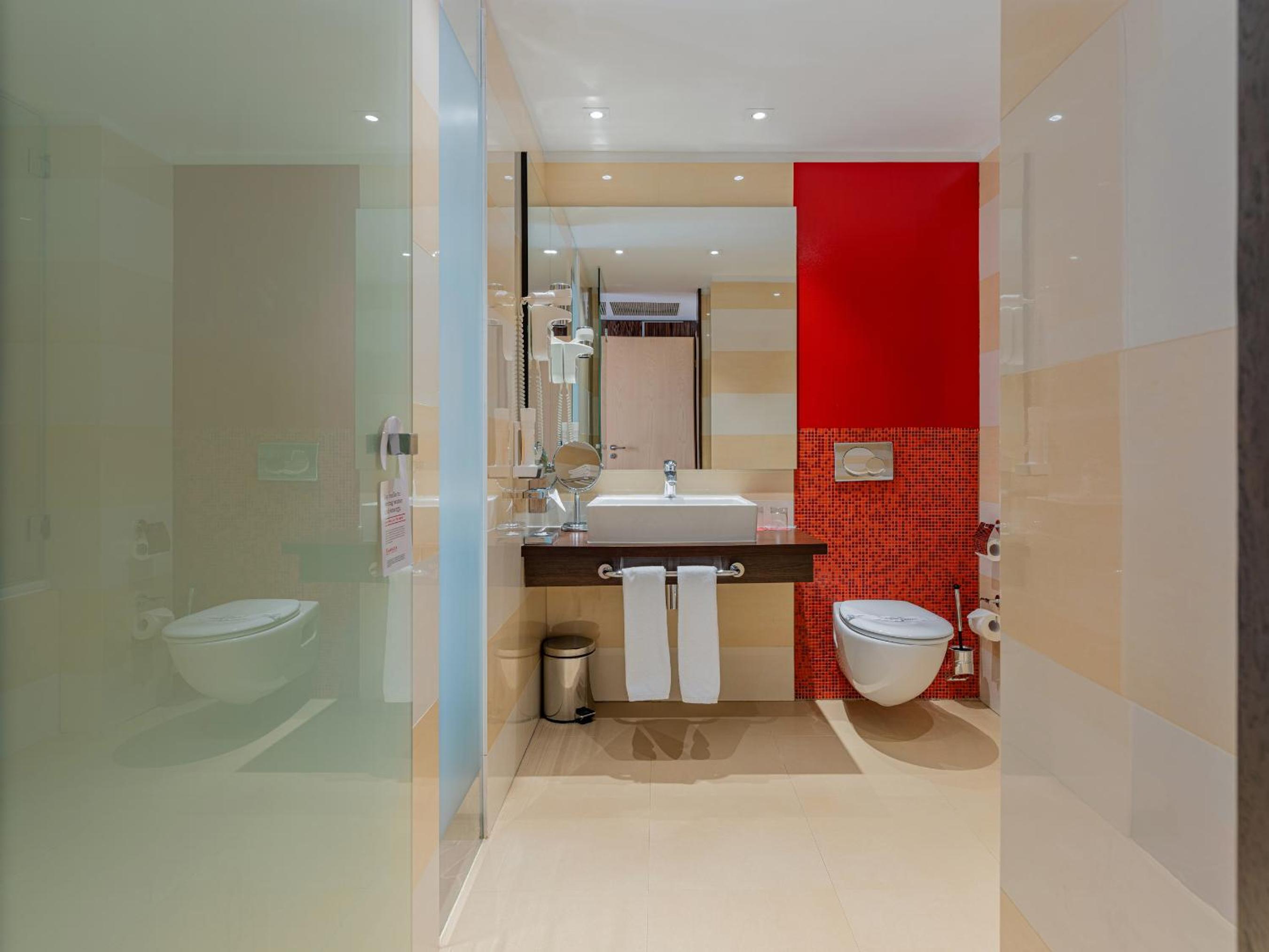 Junior King Suite - Non-Smoking - Photo 6