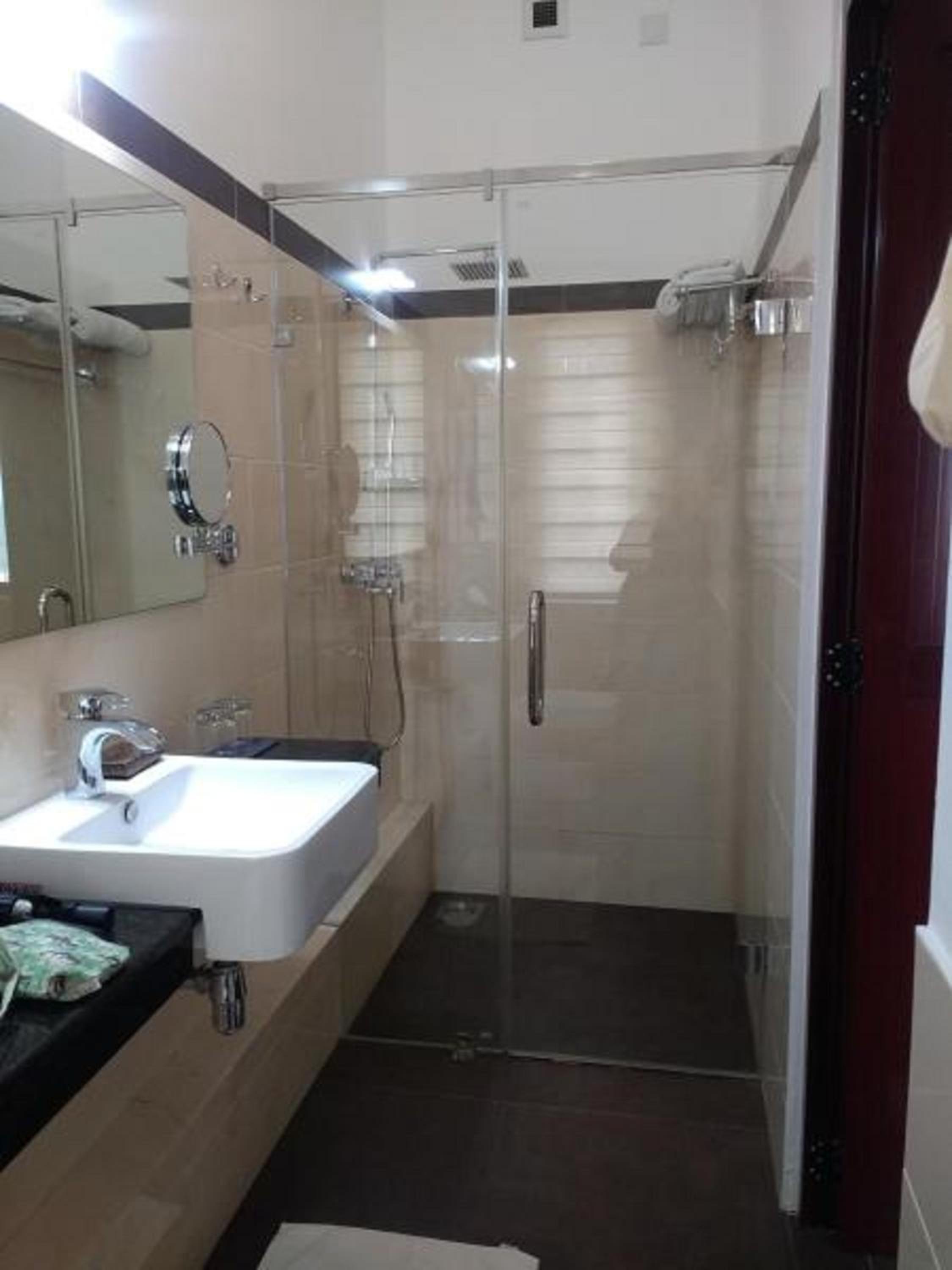 Superior King Room with City View photo 2