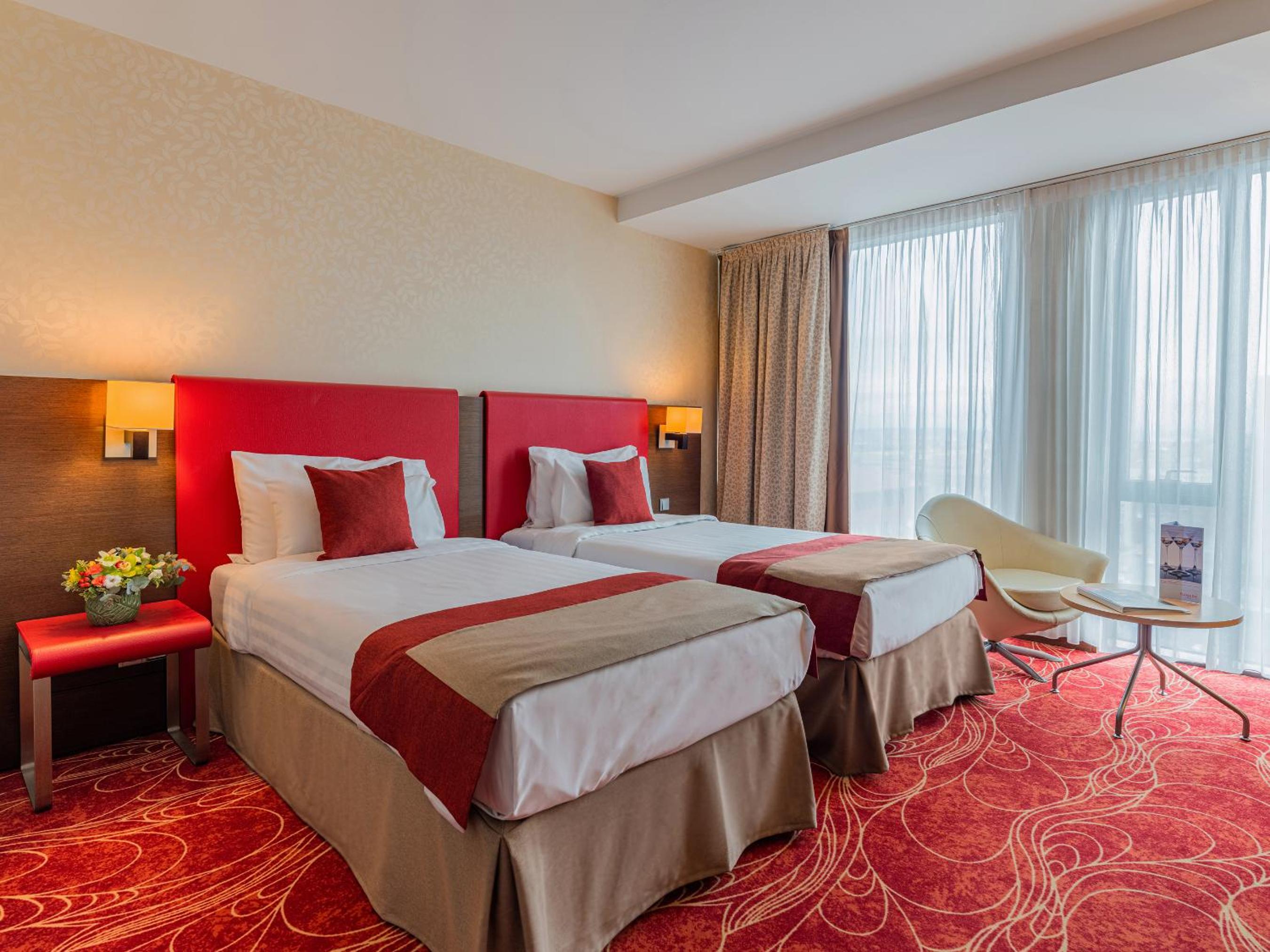 Twin Room - Photo 1
