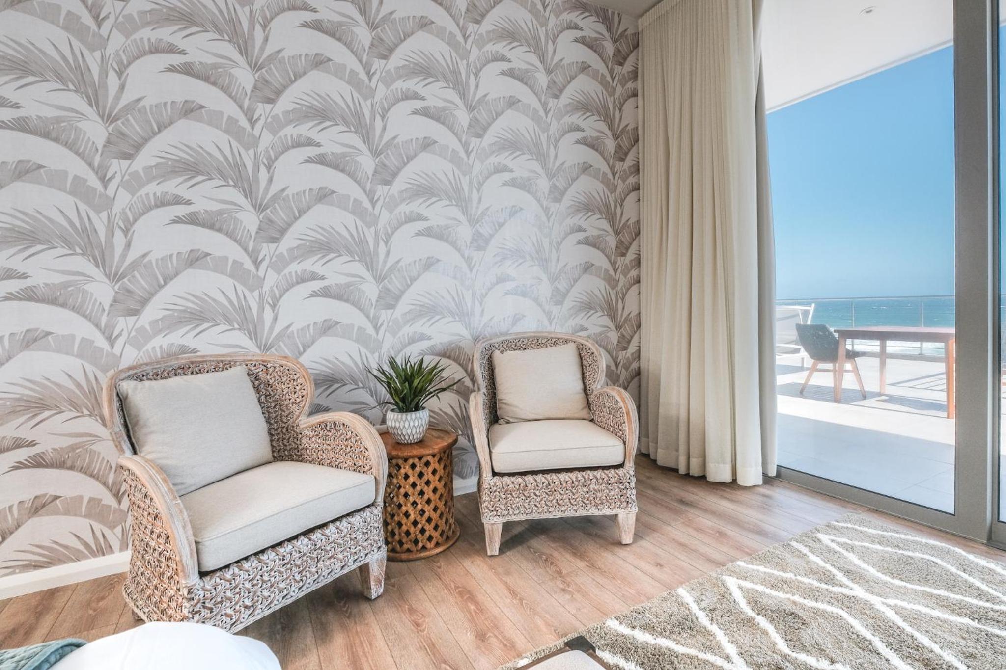 Deluxe Double Room with Balcony and Sea View photo 3