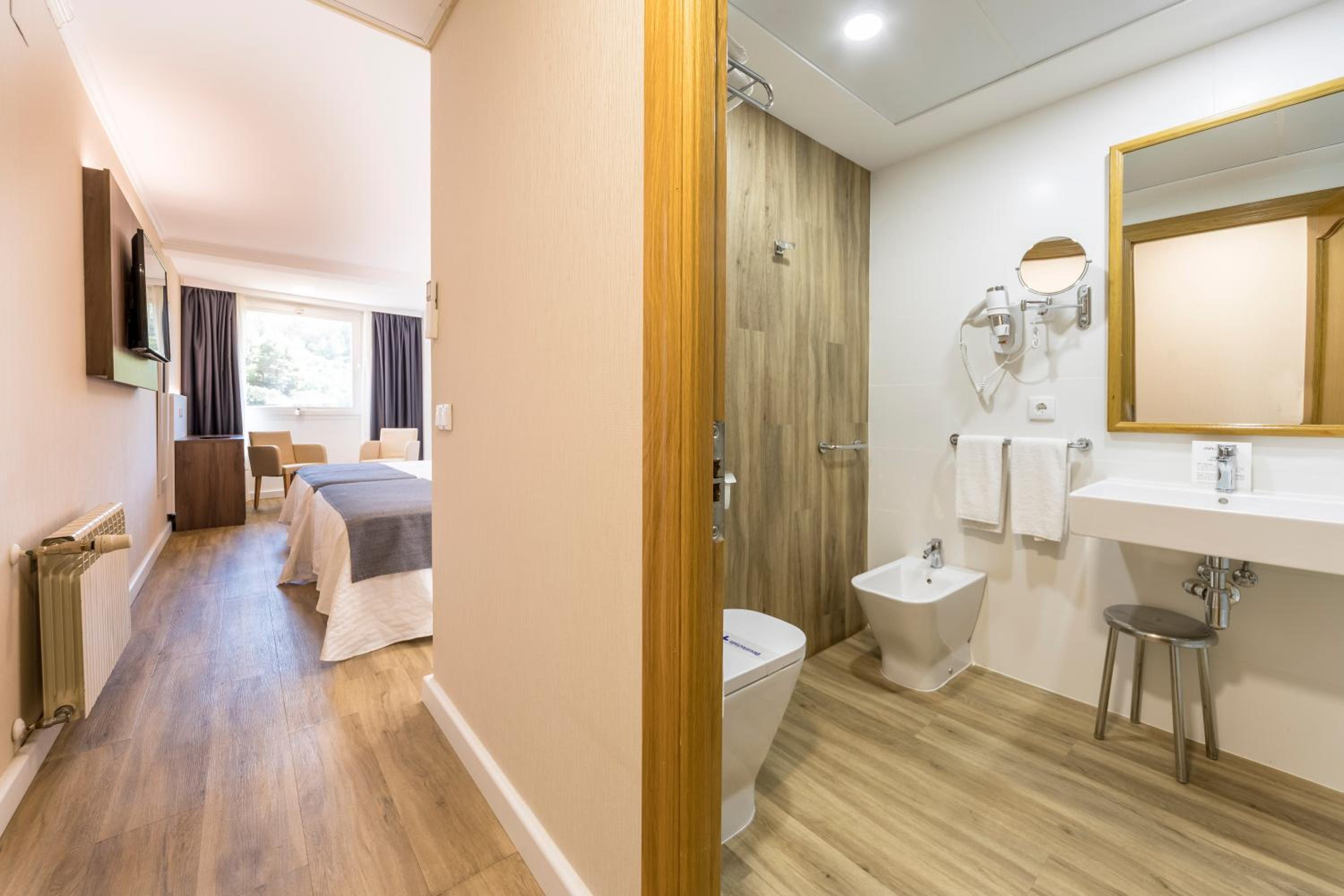 Double Room - Photo 1