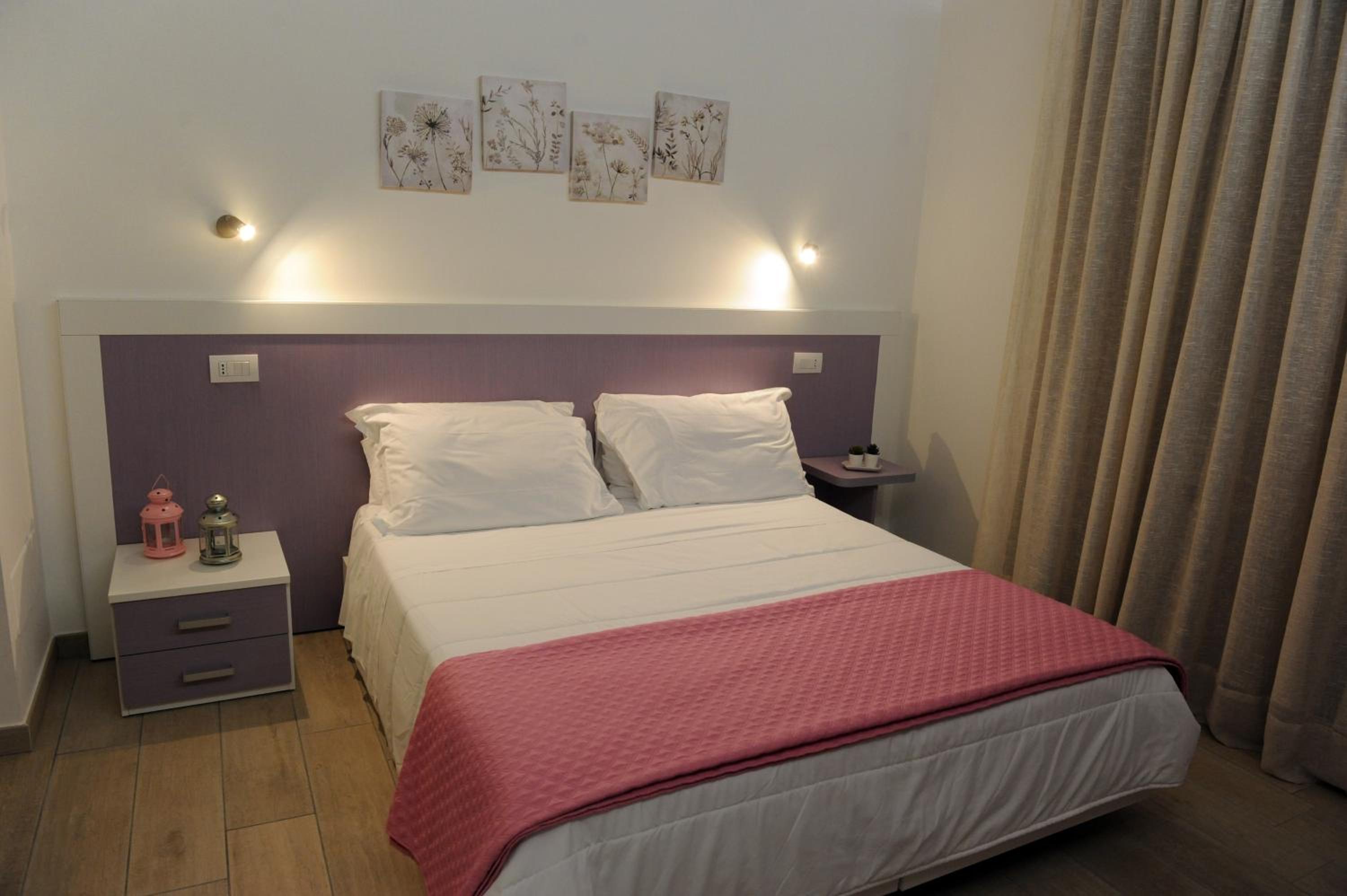 Large Double or Twin Room