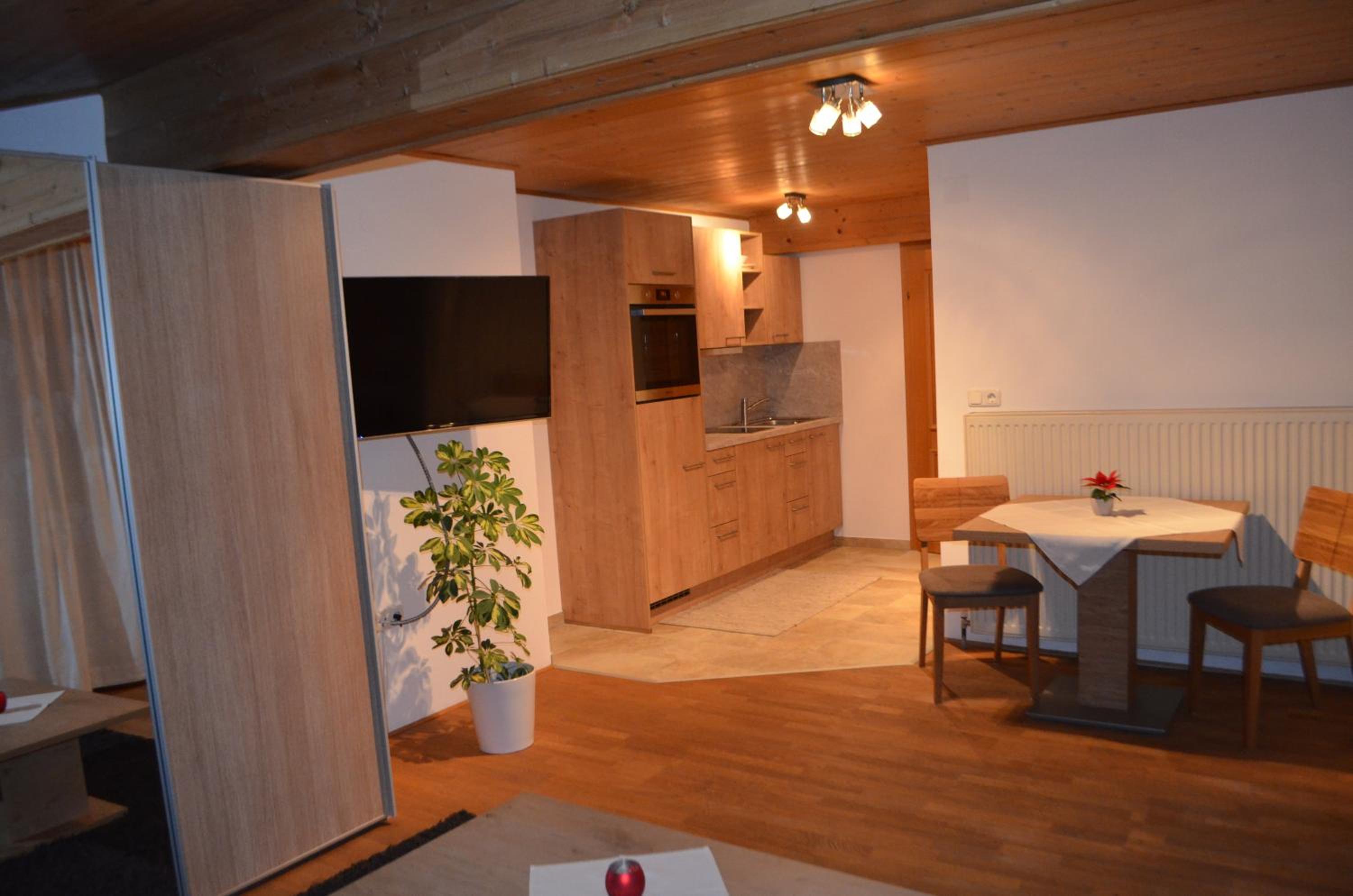 Apartment photo 2