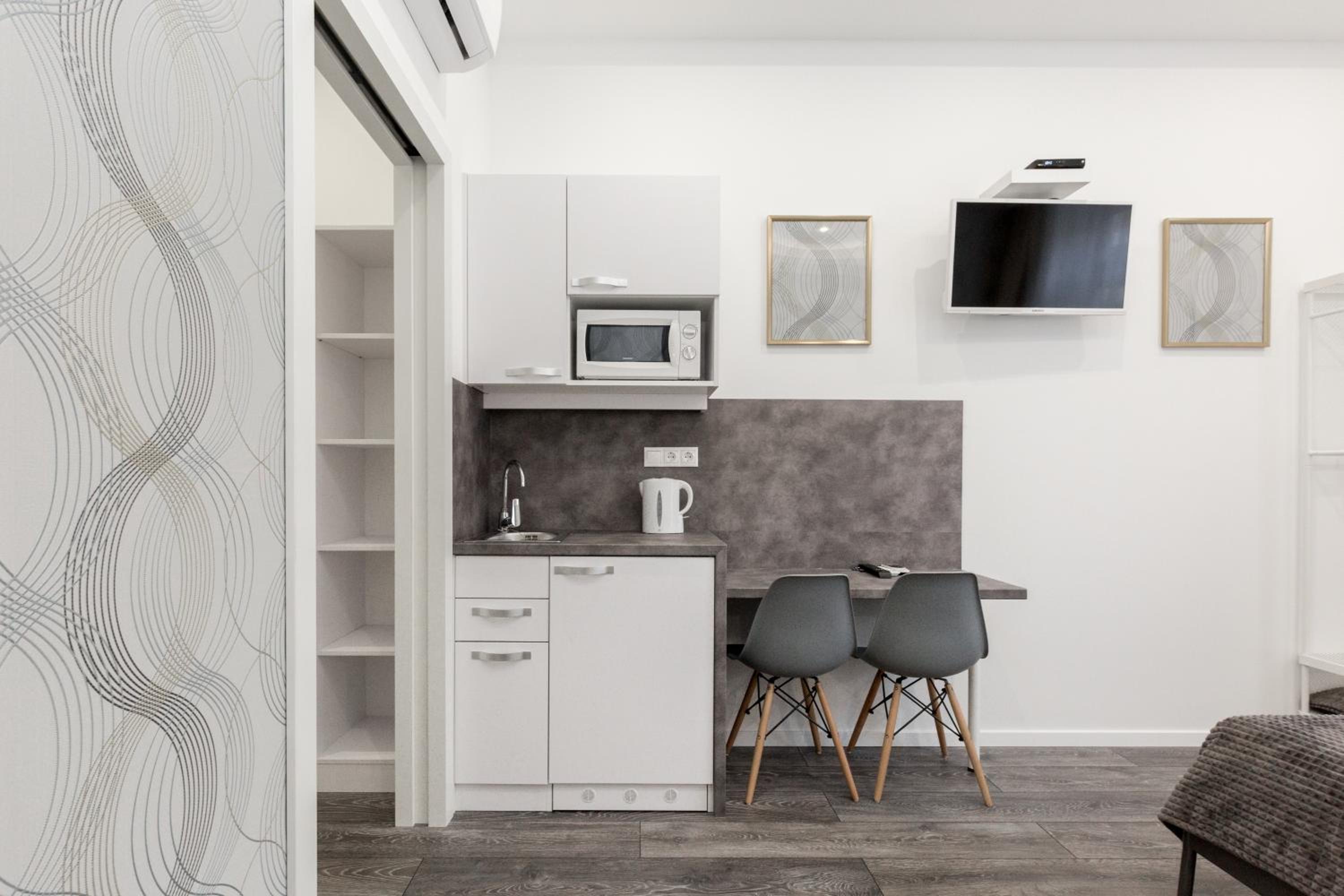 Deluxe Apartment - Photo 9