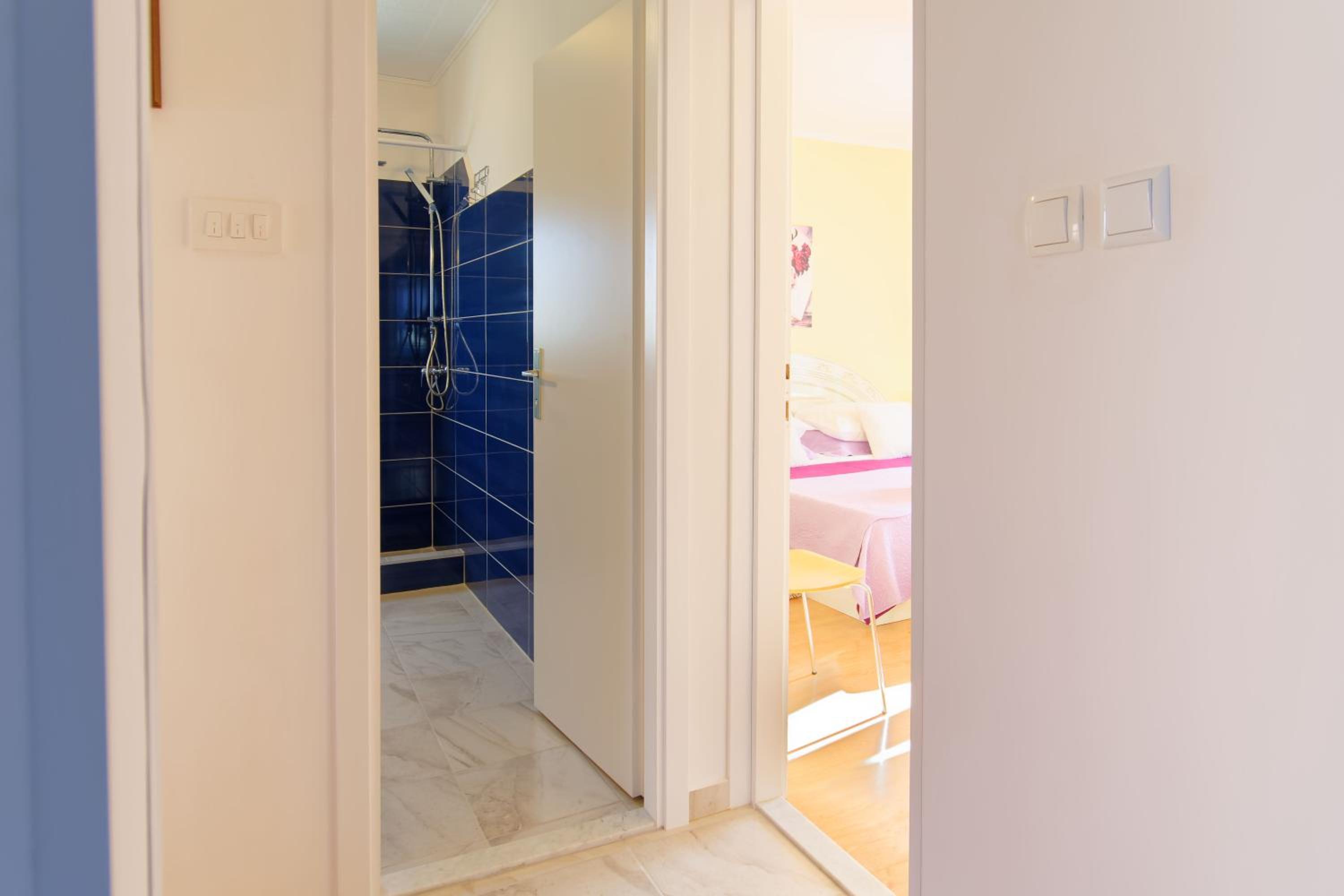 One Bedroom Apartment with Sea View - Photo 24