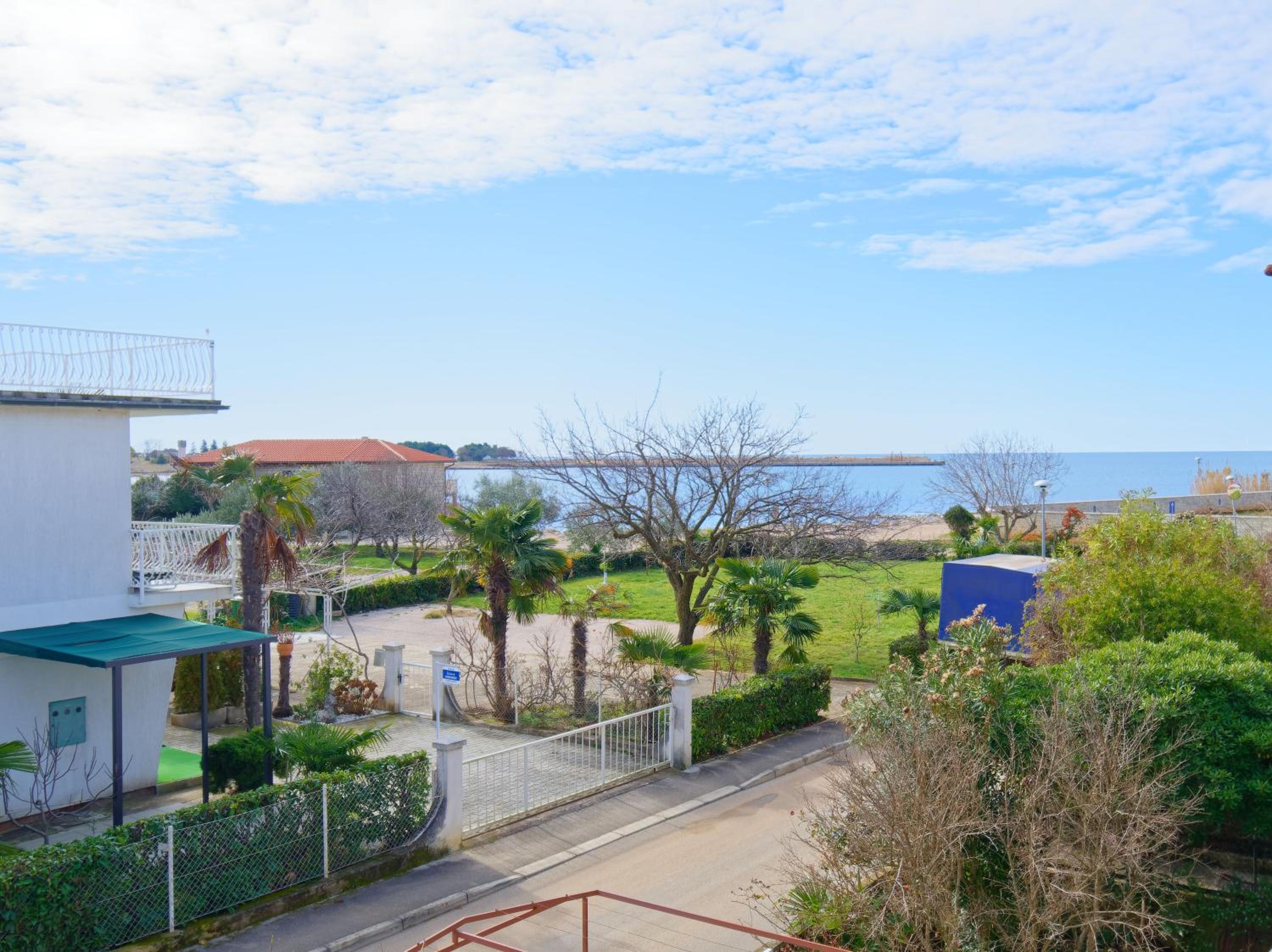 One Bedroom Apartment with Sea View - Photo 2