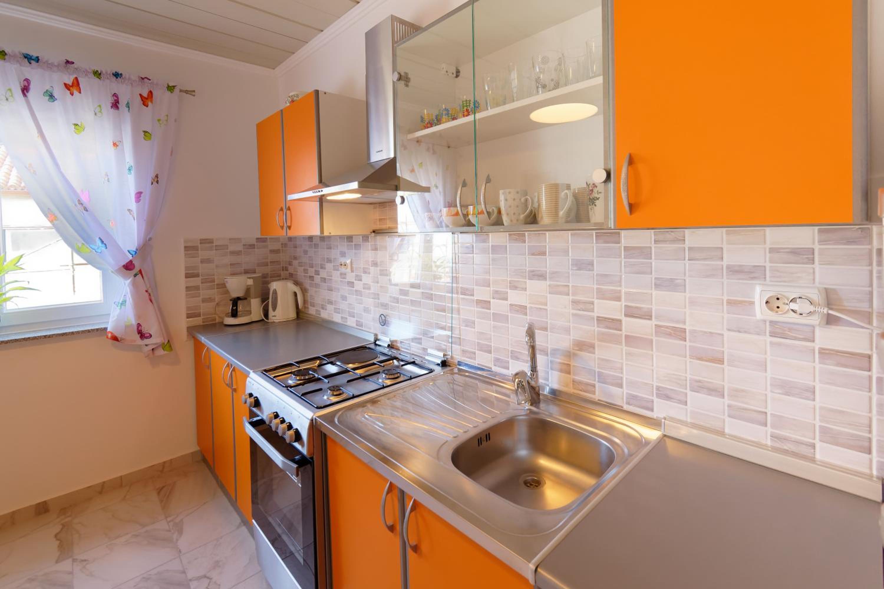 One Bedroom Apartment with Sea View - Photo 11