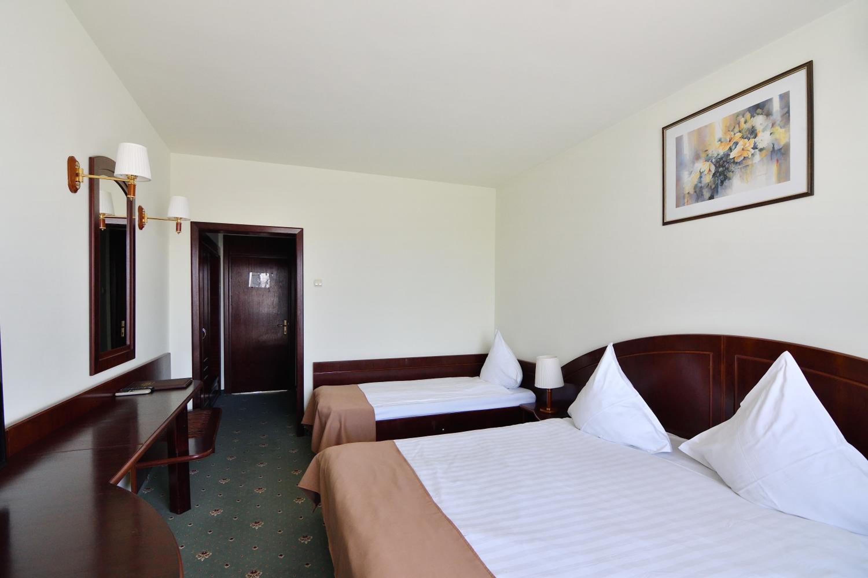 Triple Room - Photo 2