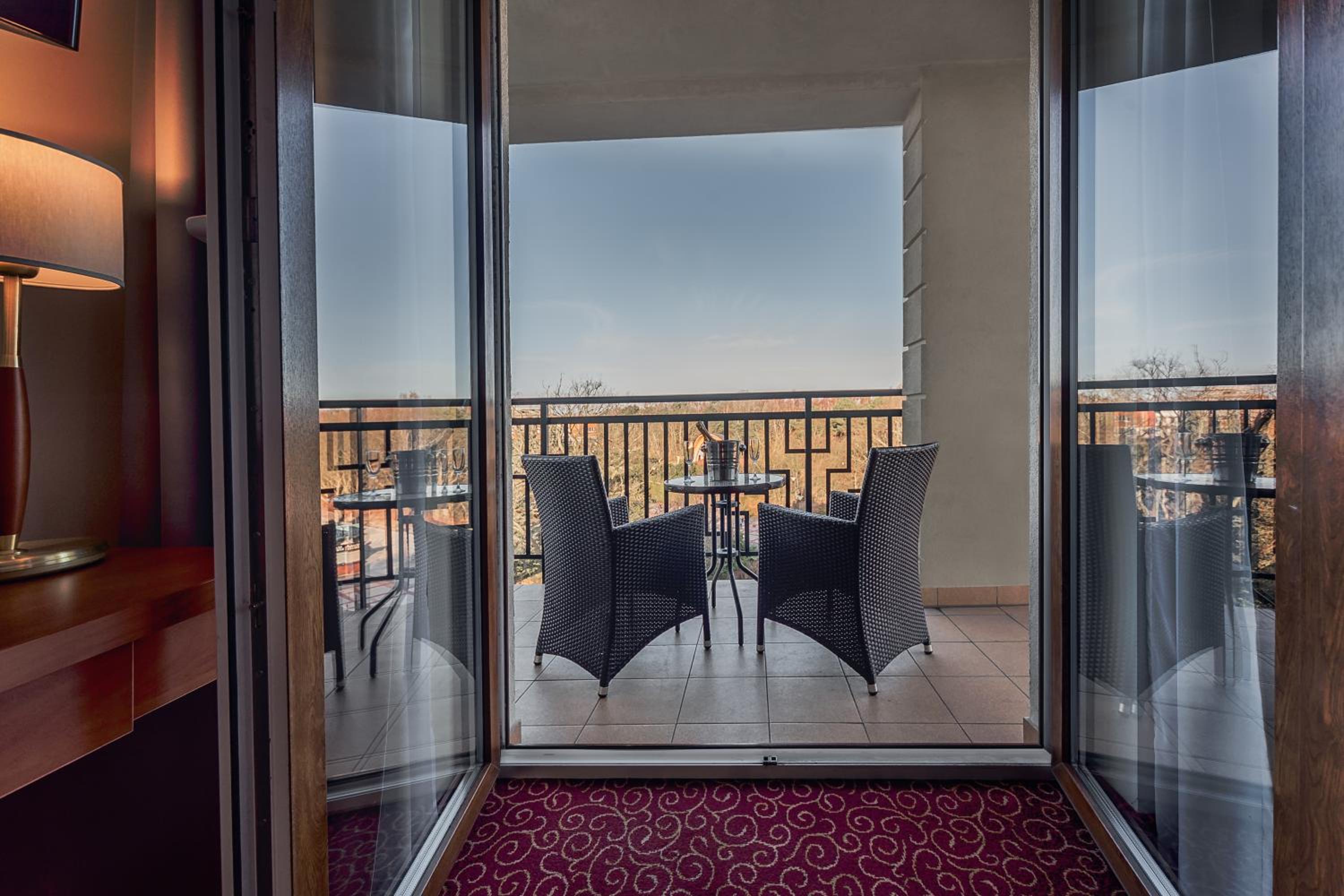 Deluxe Double Room with Balcony and Sea View - Photo 4