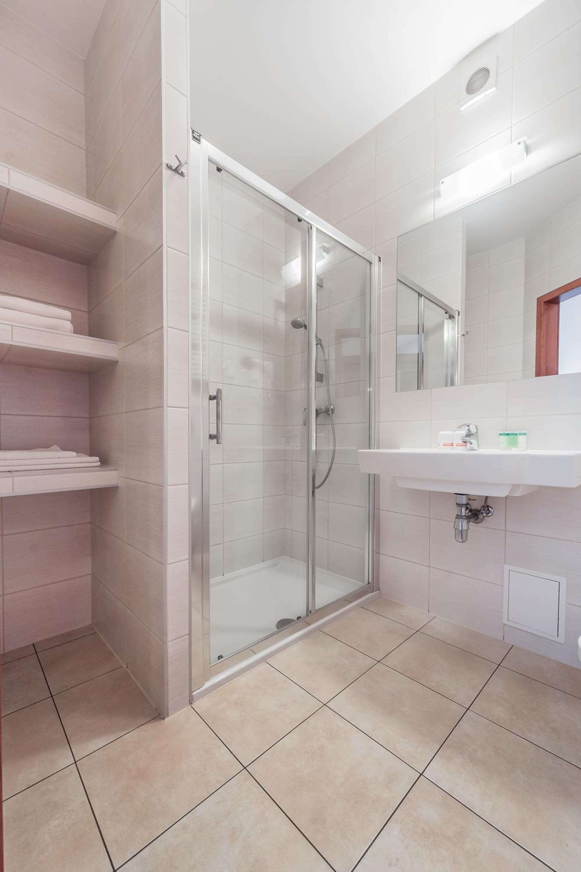 Deluxe Double Room with Balcony and Sea View - Photo 3