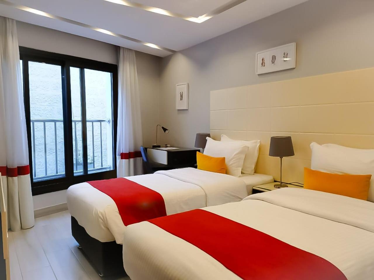 Standard Double or Twin Room - Photo 10