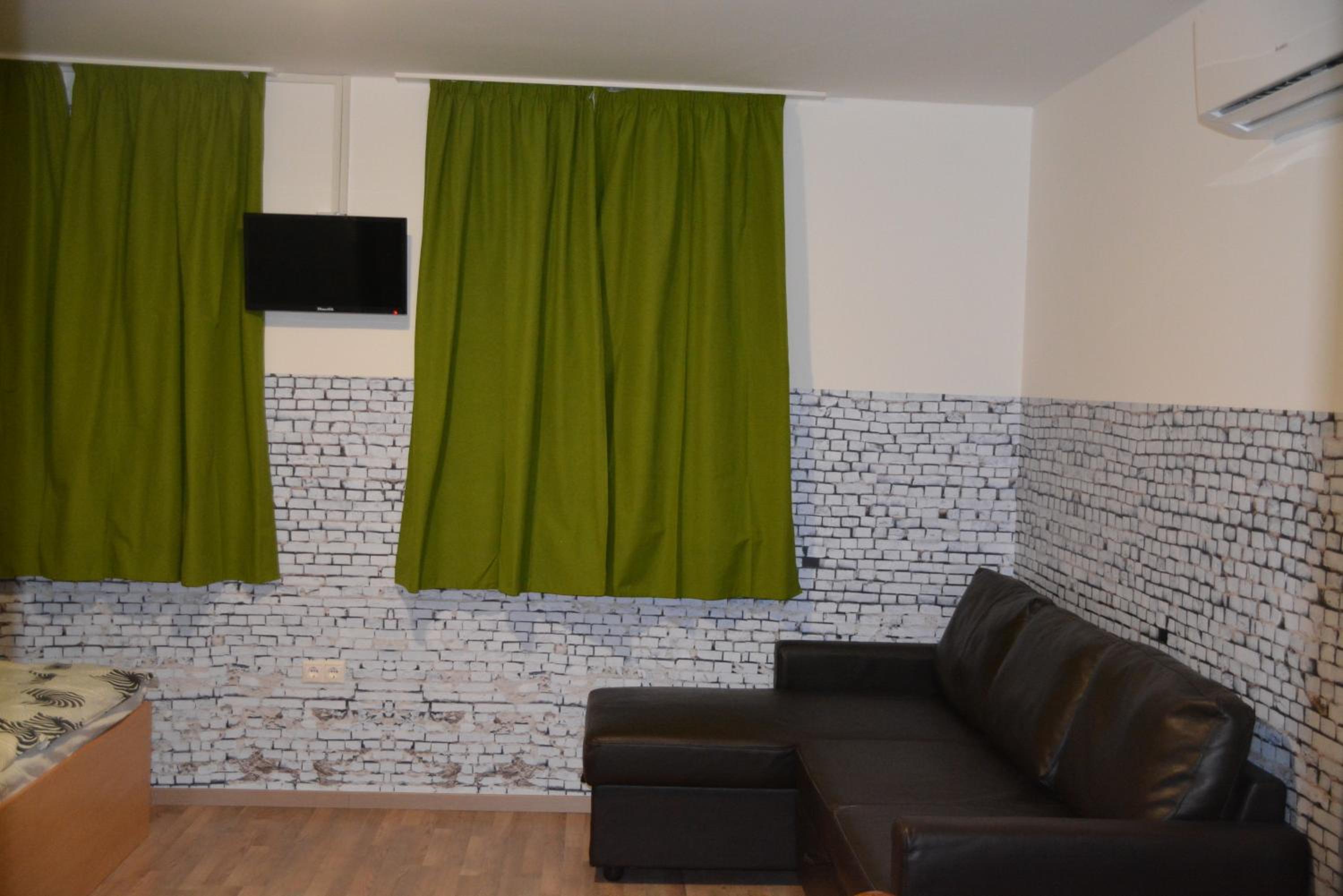 Quadruple Room with Private Bathroom - Photo 2