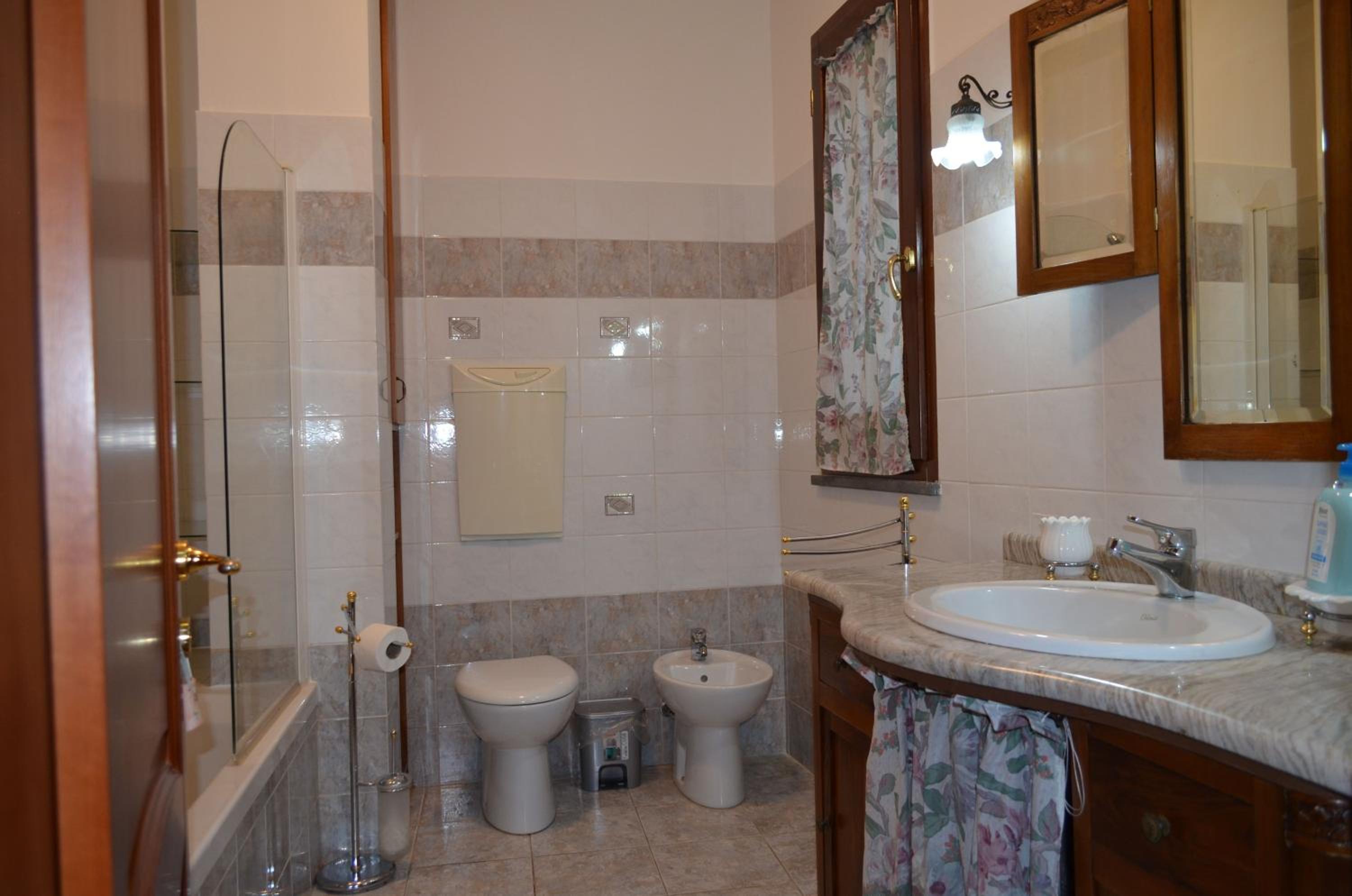 Sing Room with Shared Bathroom, Balcony and Sea View photo 3