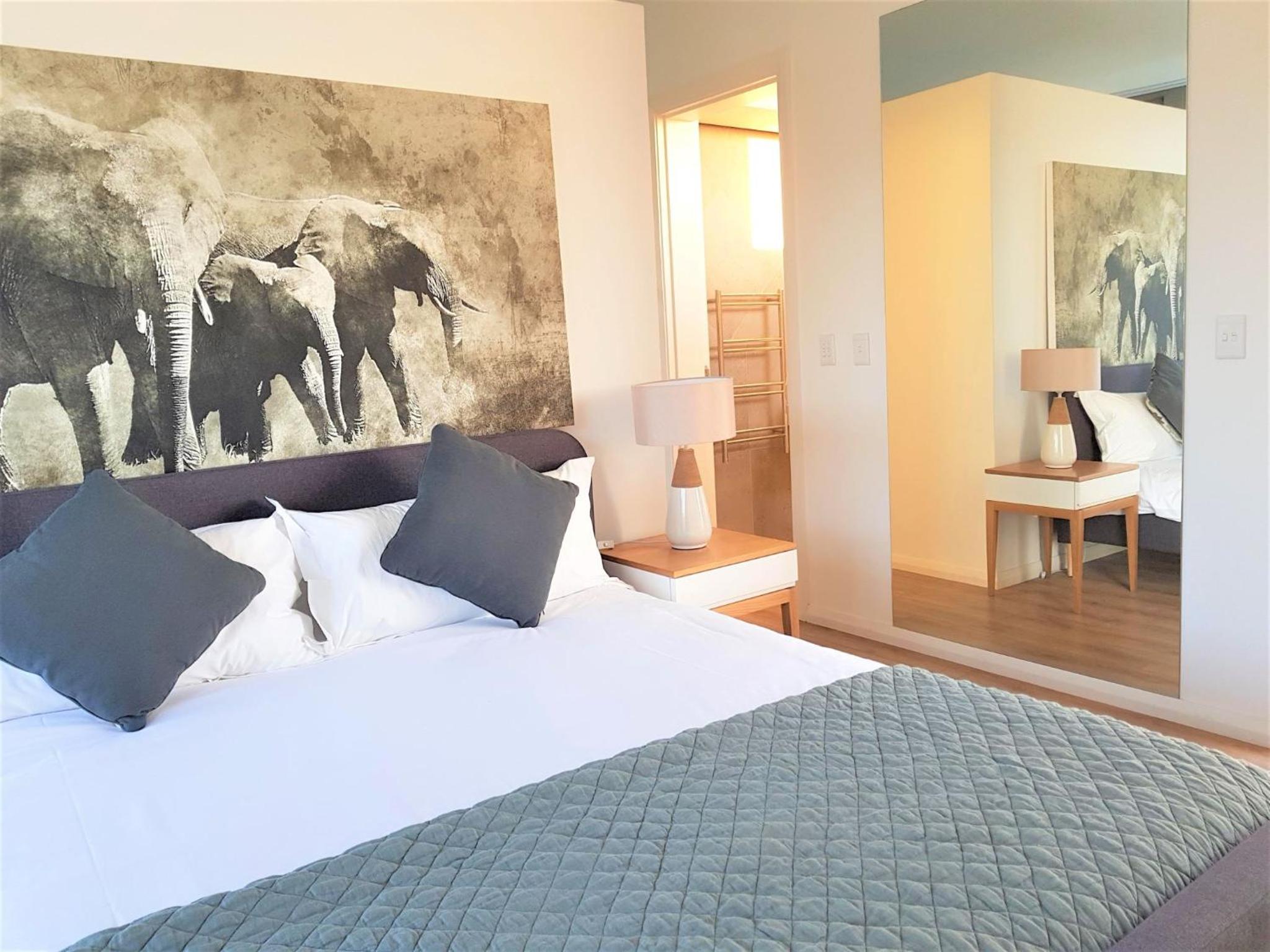 Deluxe Double Room with Side Sea View photo 2