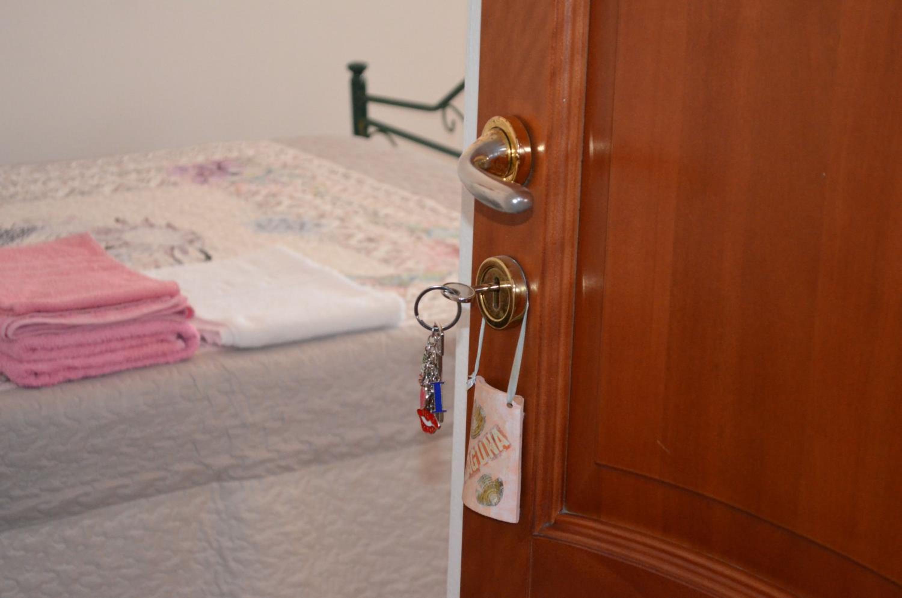 Sing Room with Shared Bathroom, Balcony and Sea View photo 1