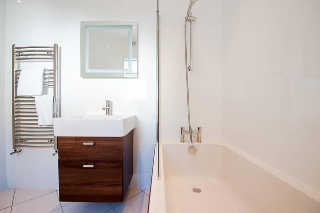 Two-Bedroom Apartment photo 2