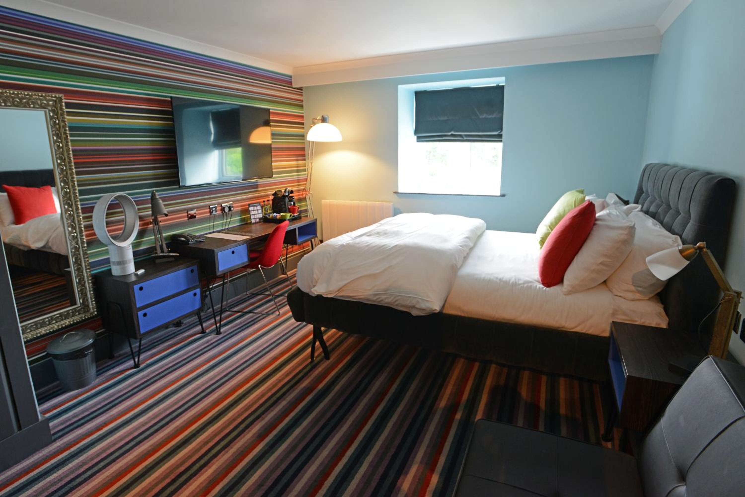 Club Room (FREE GYM & POOL ACCESS) - Photo 3