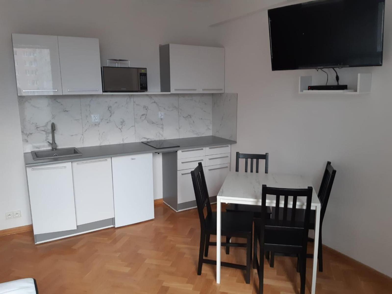 Three-Bedroom Apartment - Photo 16