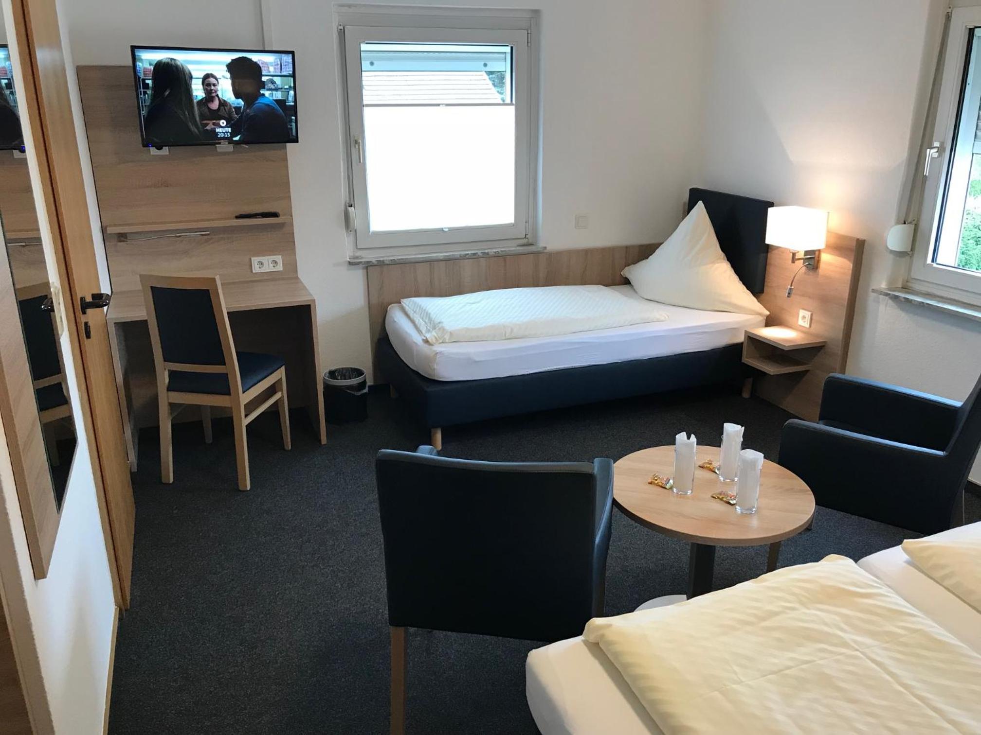 Triple Room with Private Bathroom photo 2