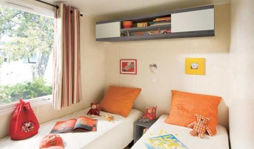 Mobile Home photo 2