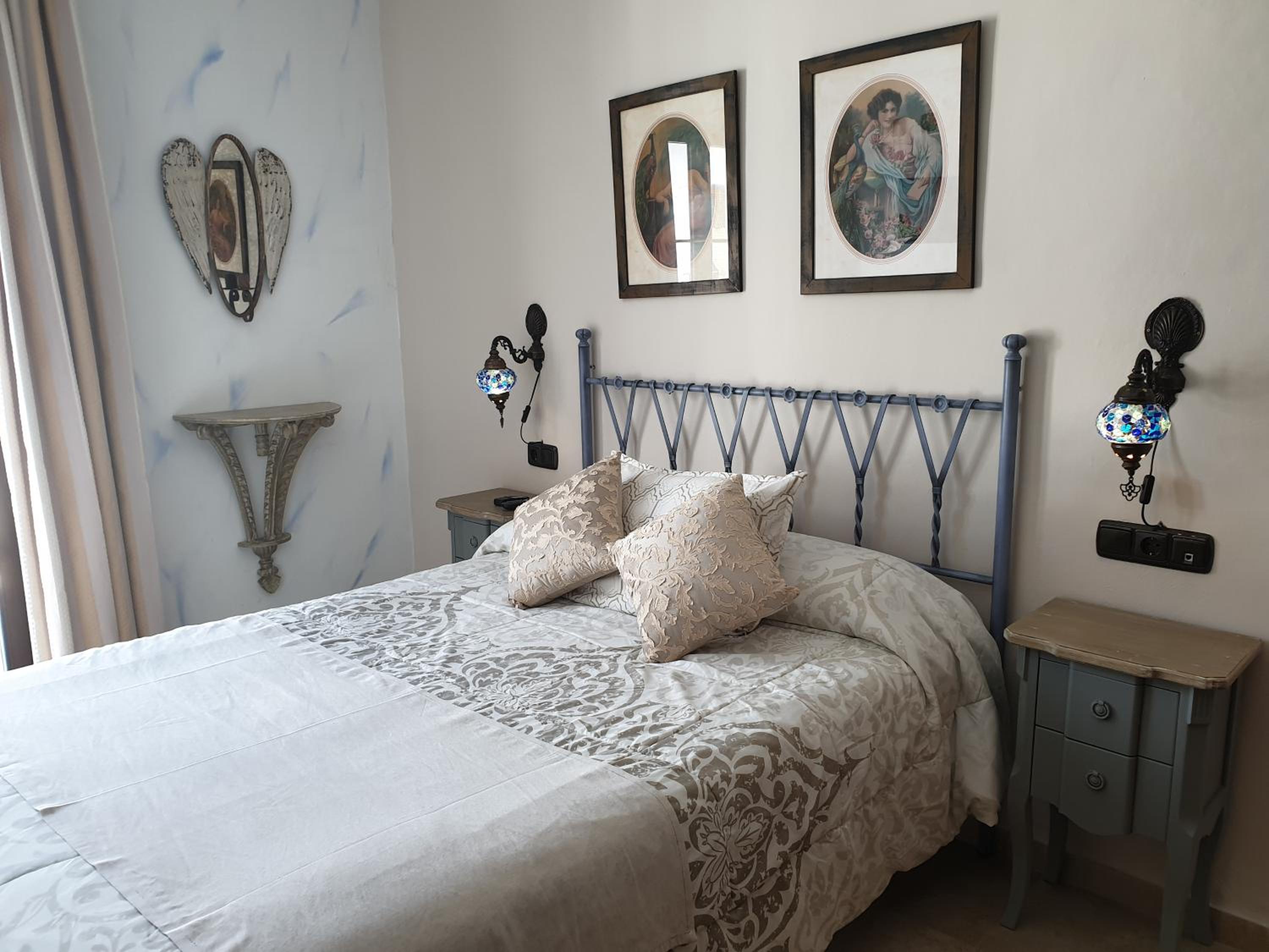 Double Room - Photo 9
