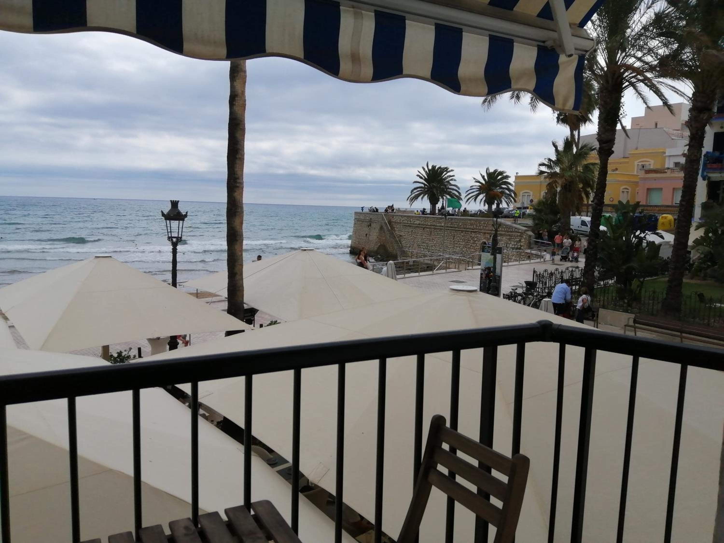 Apartment with Sea View - Photo 5