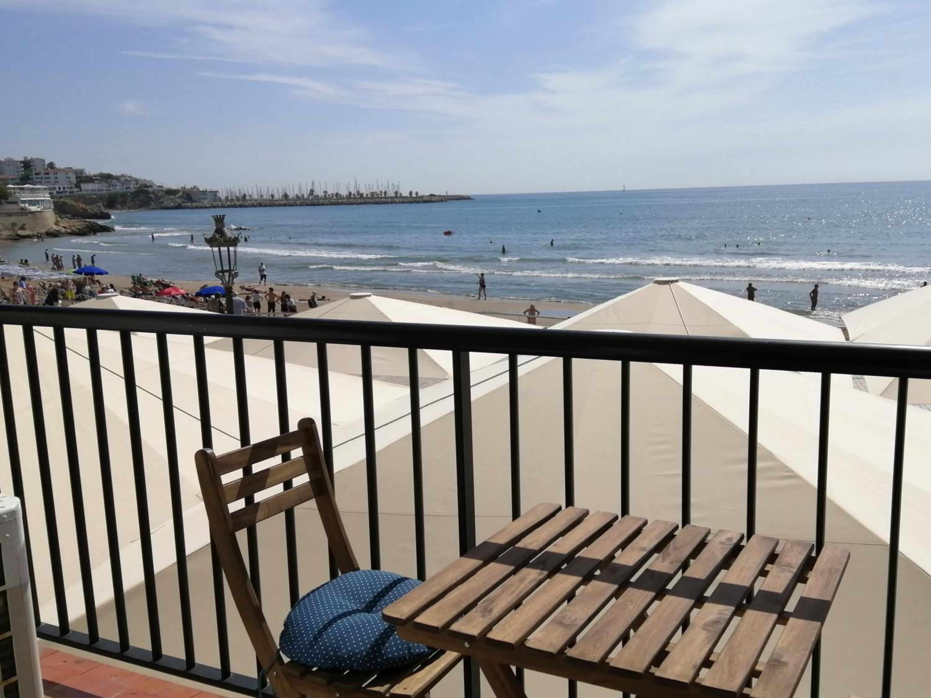 Apartment with Sea View - Photo 6