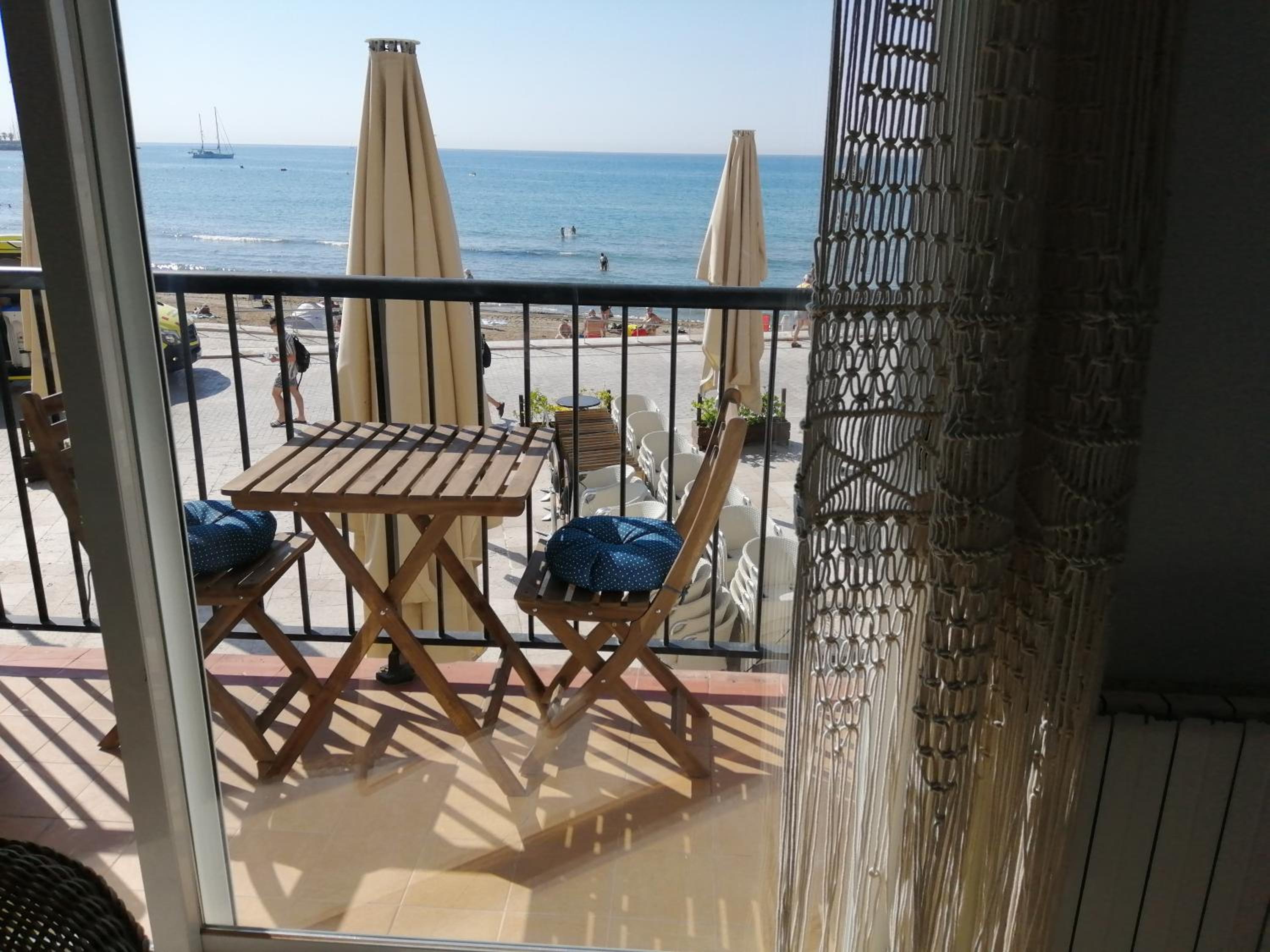 Apartment with Sea View - Photo 7