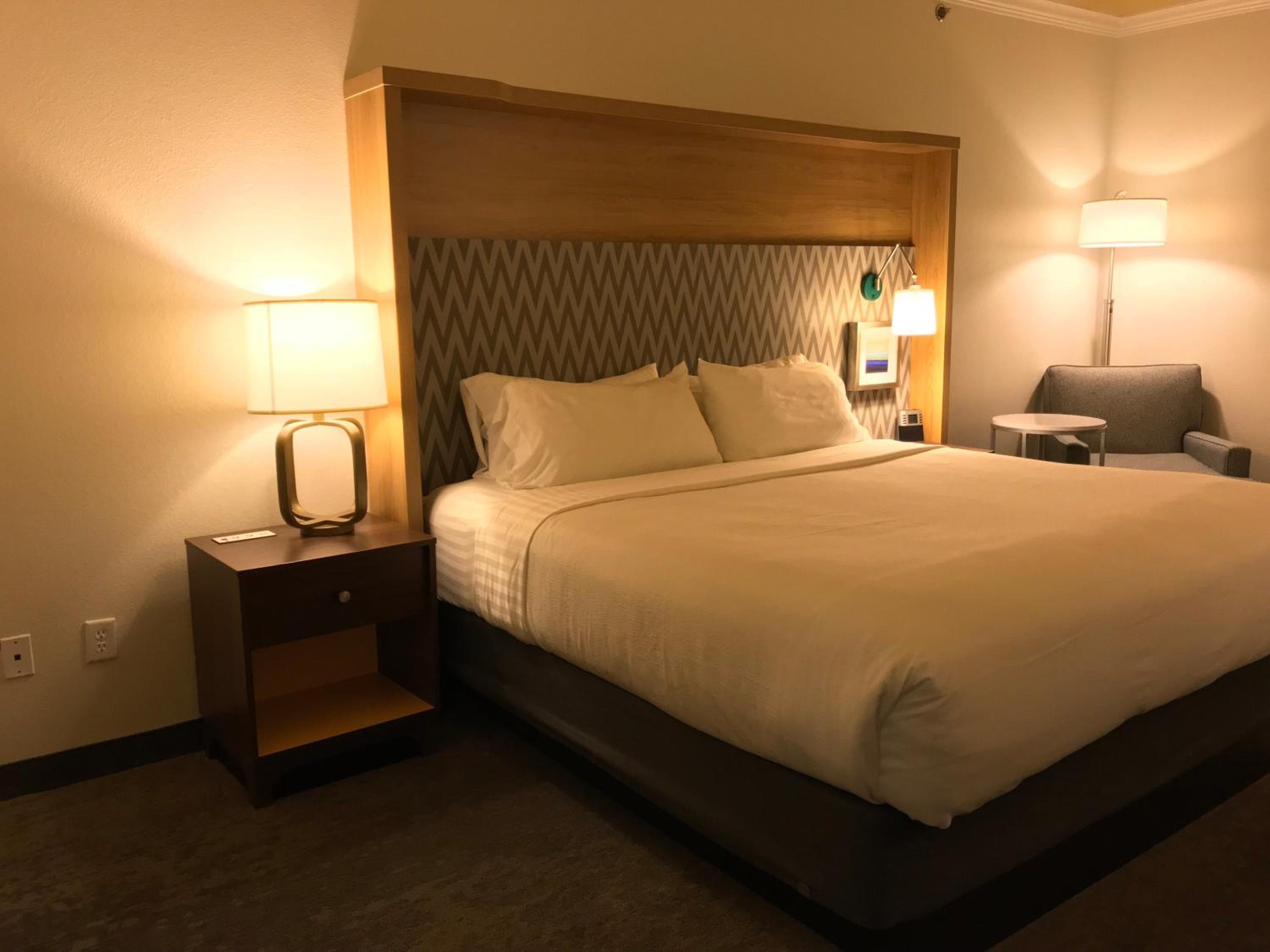 Standard King Room - Photo 2