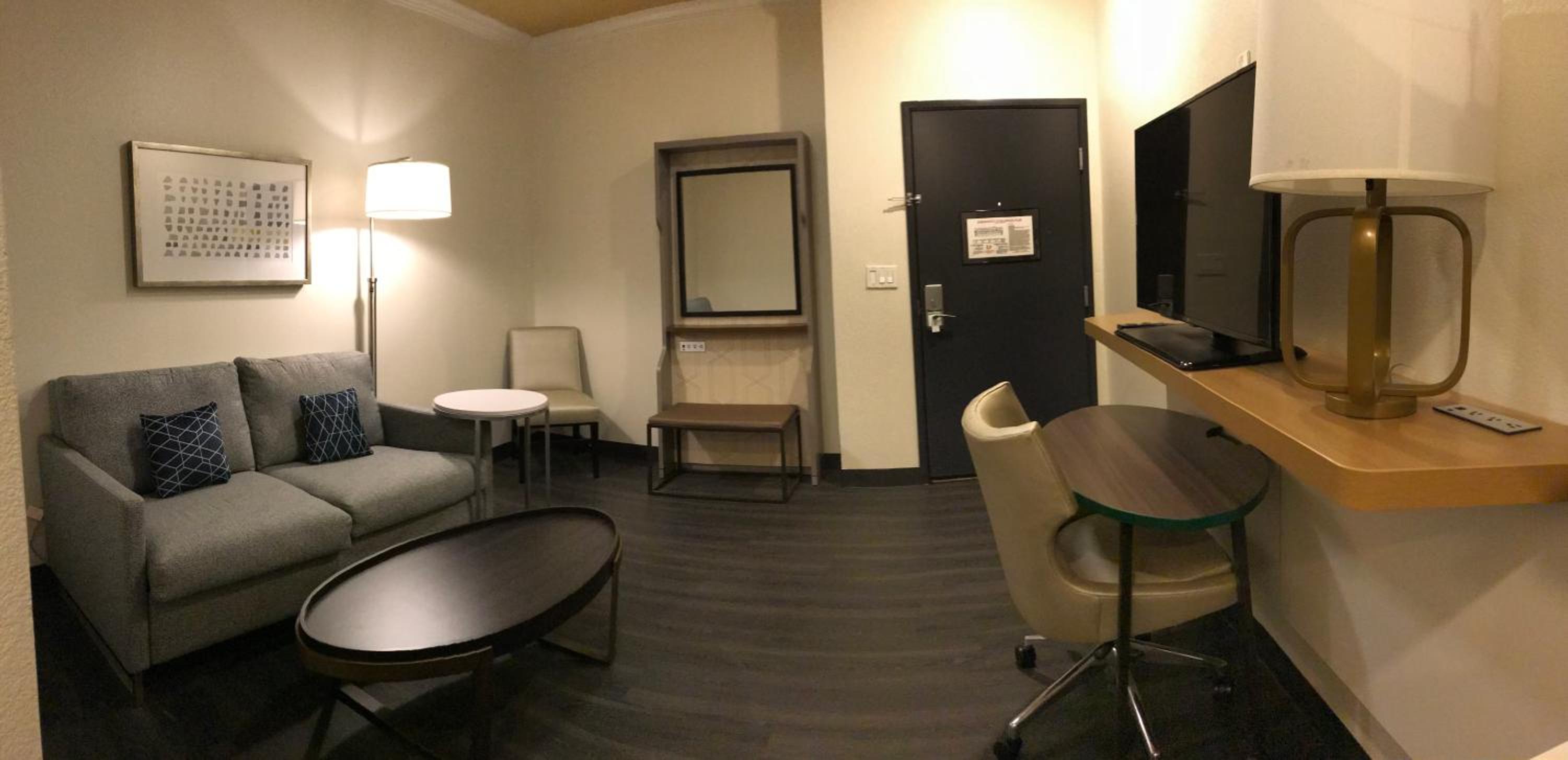 King Suite - Photo 2
